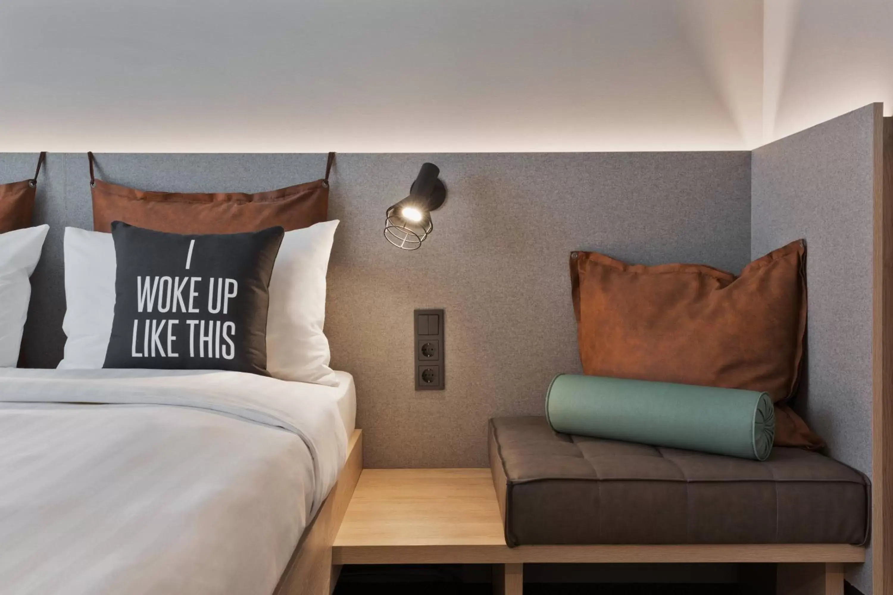 Photo of the whole room, Bed in Moxy Lausanne City