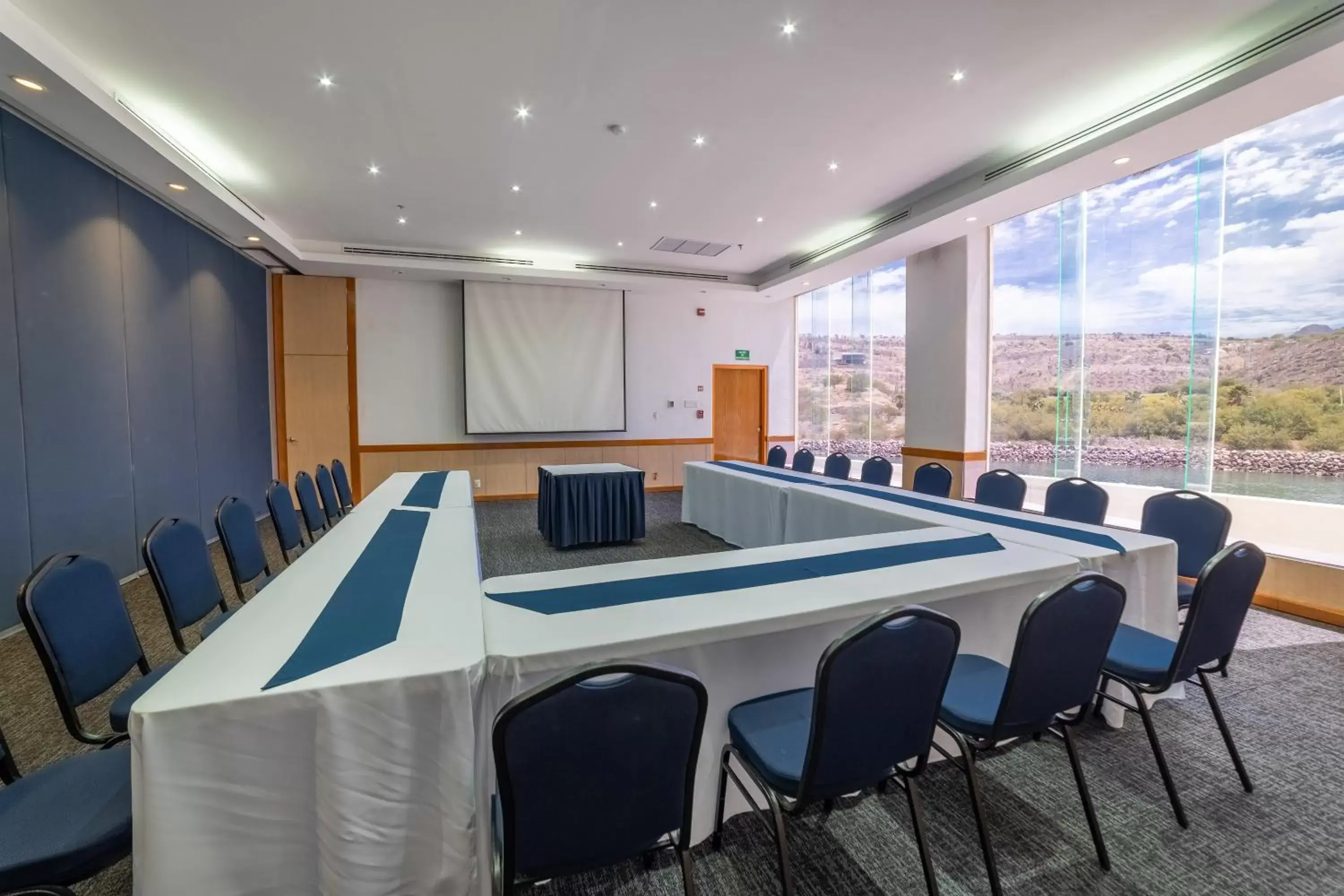 Meeting/conference room in Costa Baja Resort & Spa