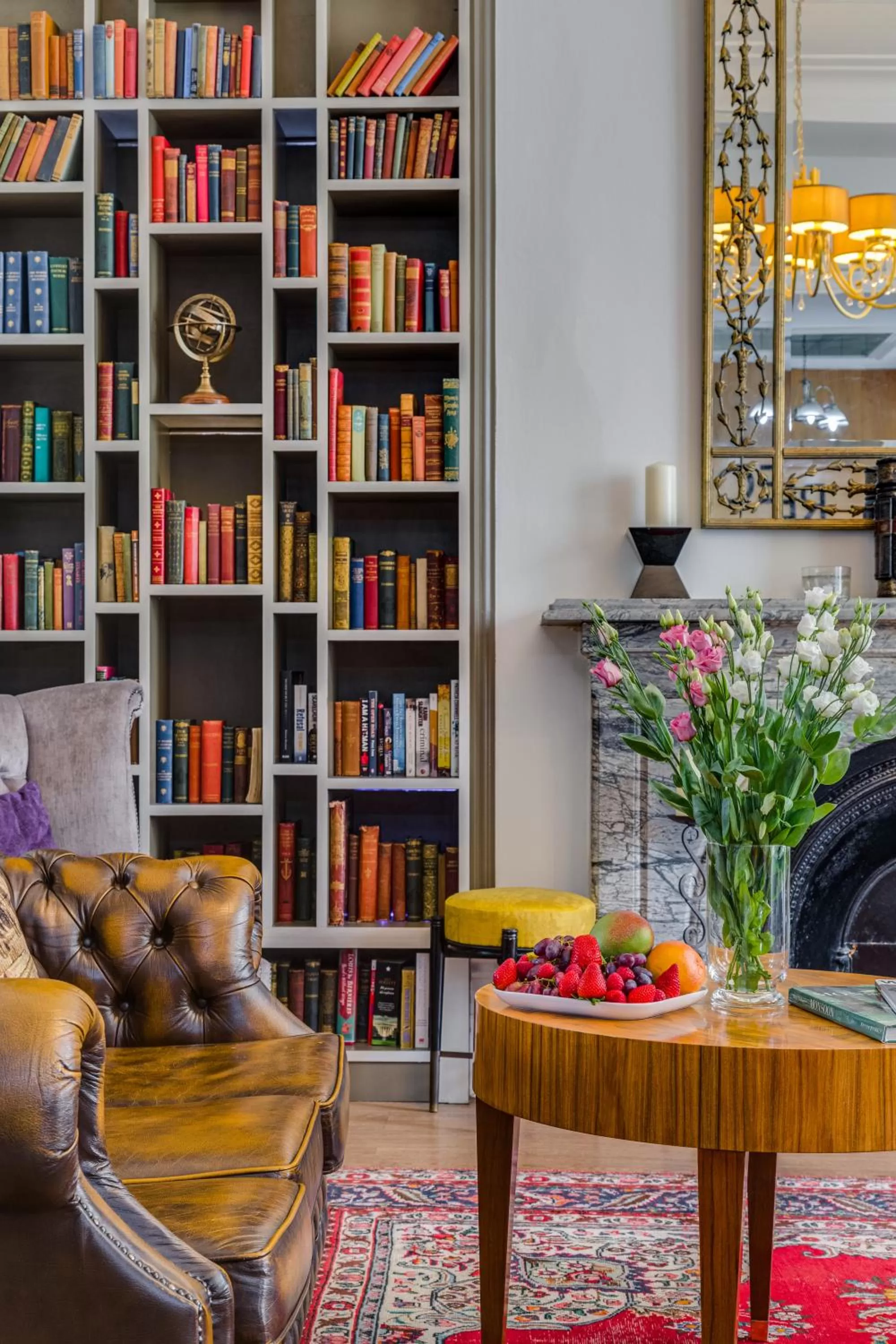 Library in 1 Lexham Gardens Hotel