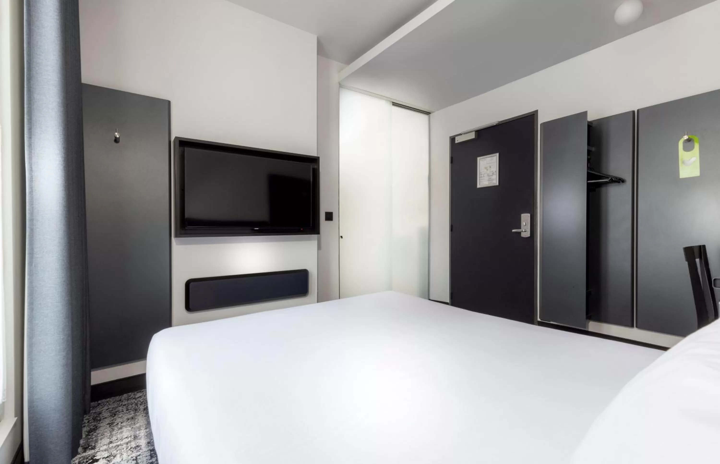 Bed in Libertel Austerlitz Jardin des Plantes