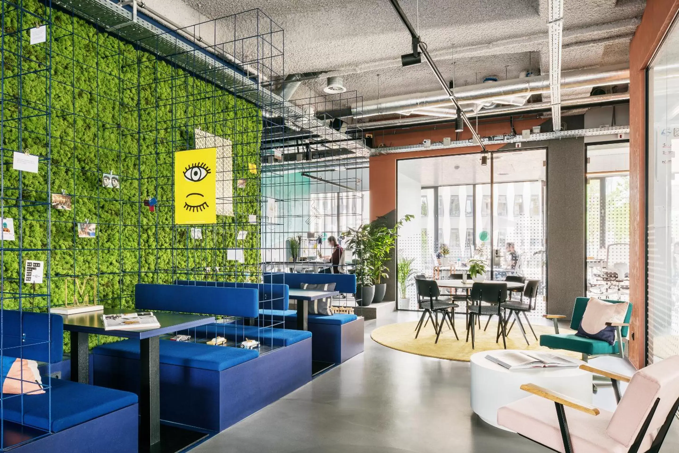 Business facilities, Restaurant/Places to Eat in The Social Hub Amsterdam West