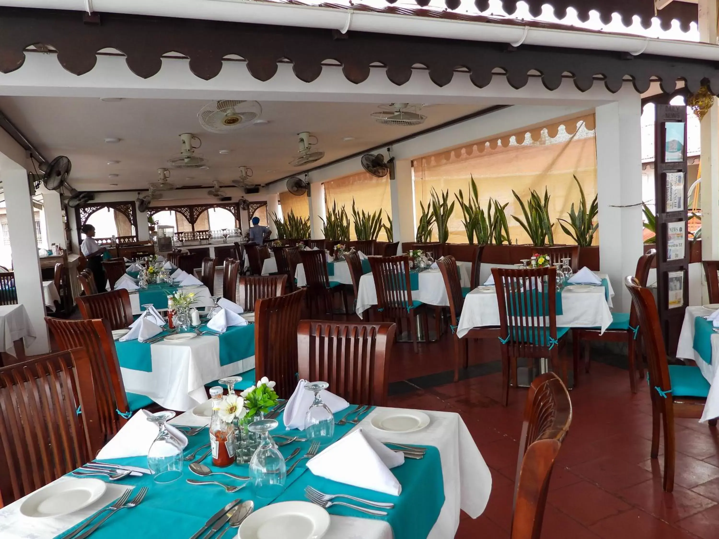 Restaurant/Places to Eat in Maru Maru Hotel