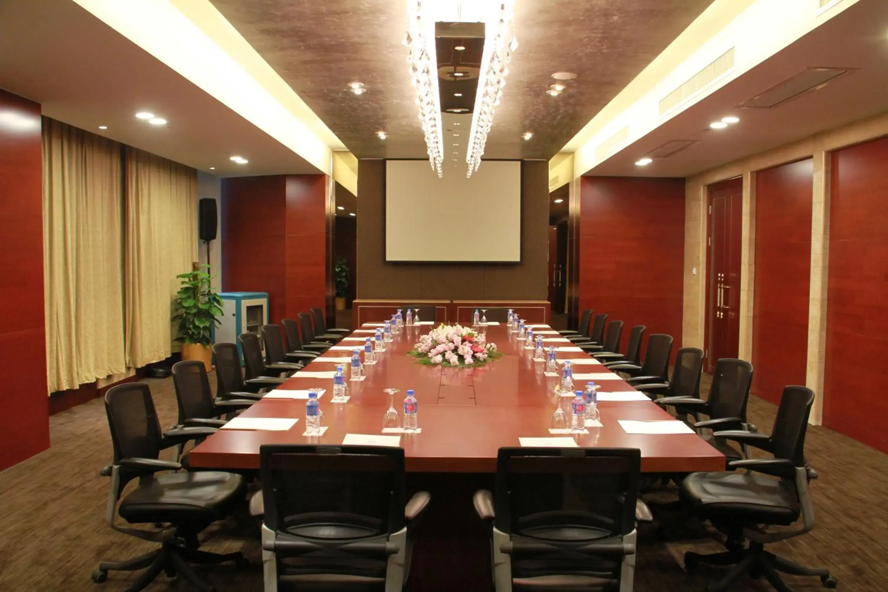 Business facilities in Central Hotel