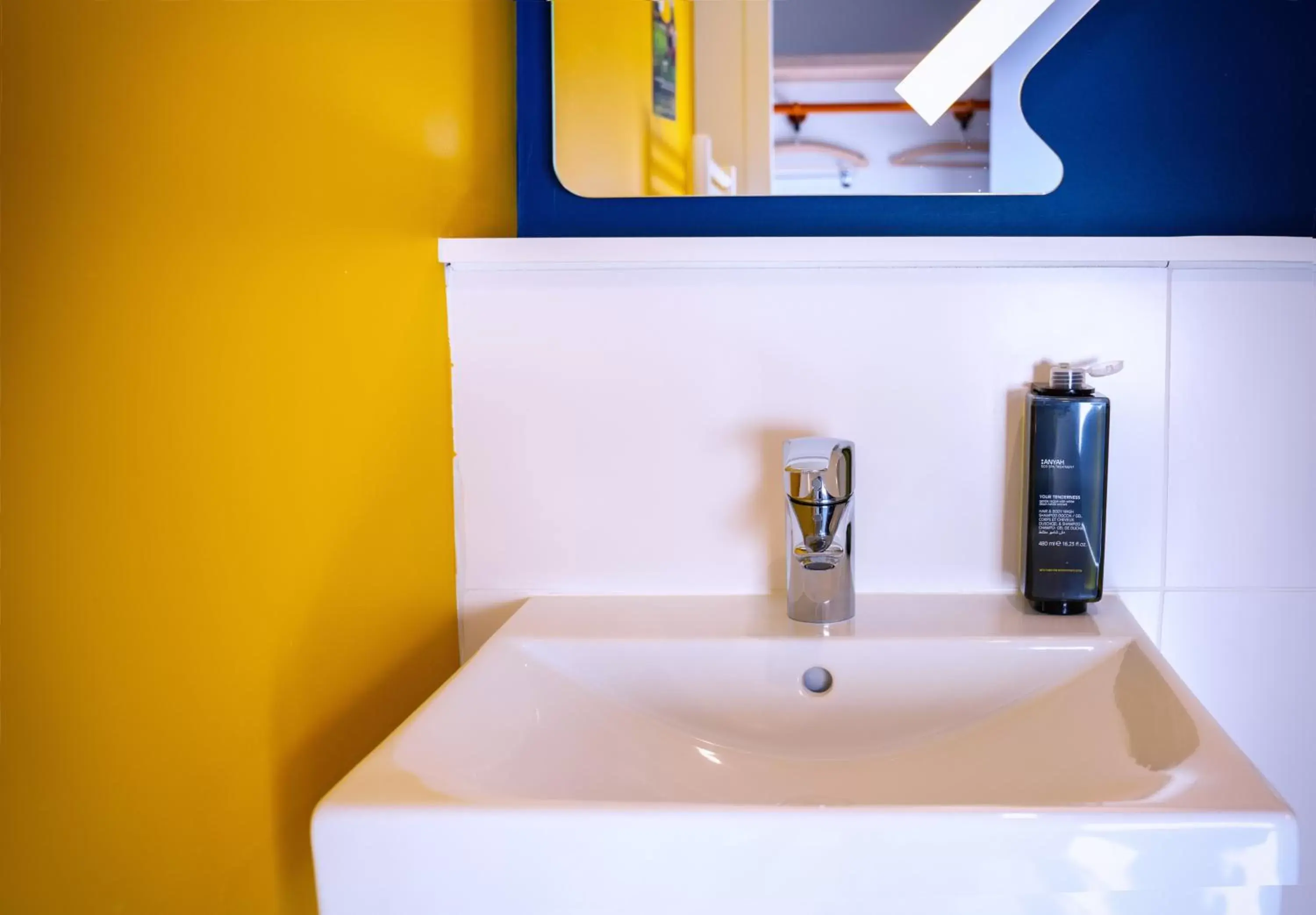 Twin Room with two single beds in ibis budget Reims Parc Des Expositions Twin Room with two single beds in ibis budget Reims Parc Des Expositions