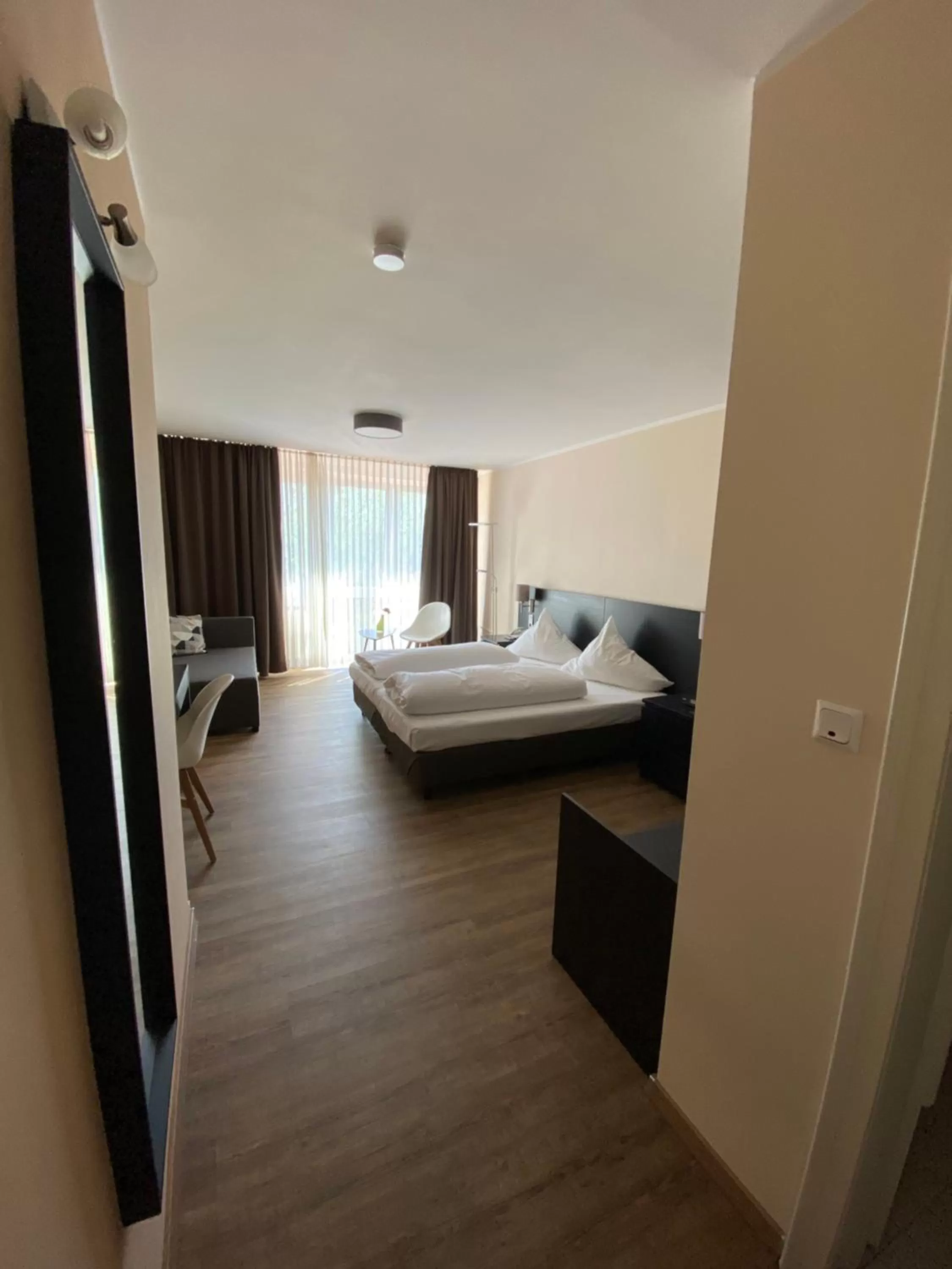 Photo of the whole room, Bed in Hotel Drei Kronen