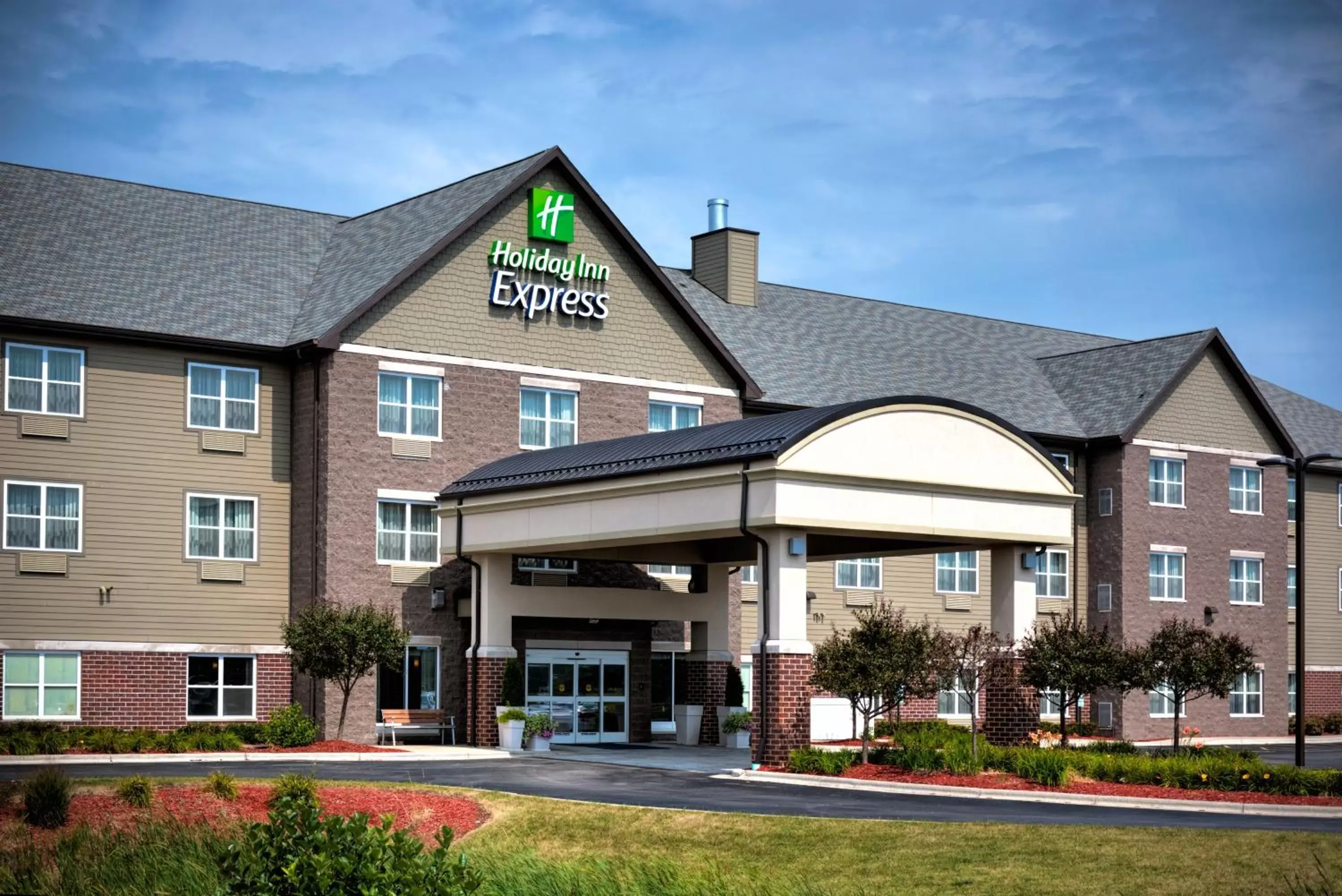 Property Building in Holiday Inn Express & Suites - Green Bay East, an IHG Hotel