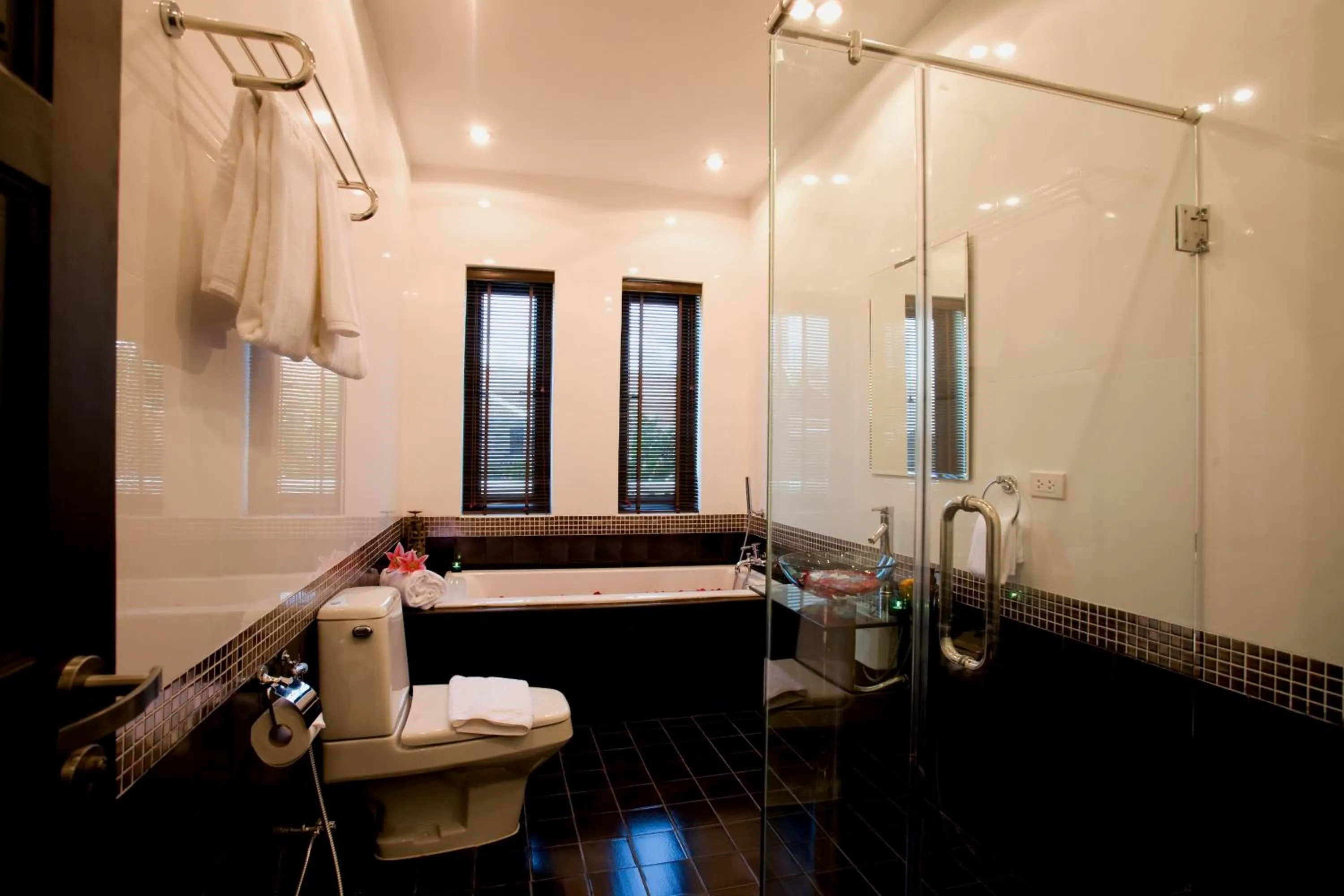 Bathroom in Palm Grove Resort, Pattaya