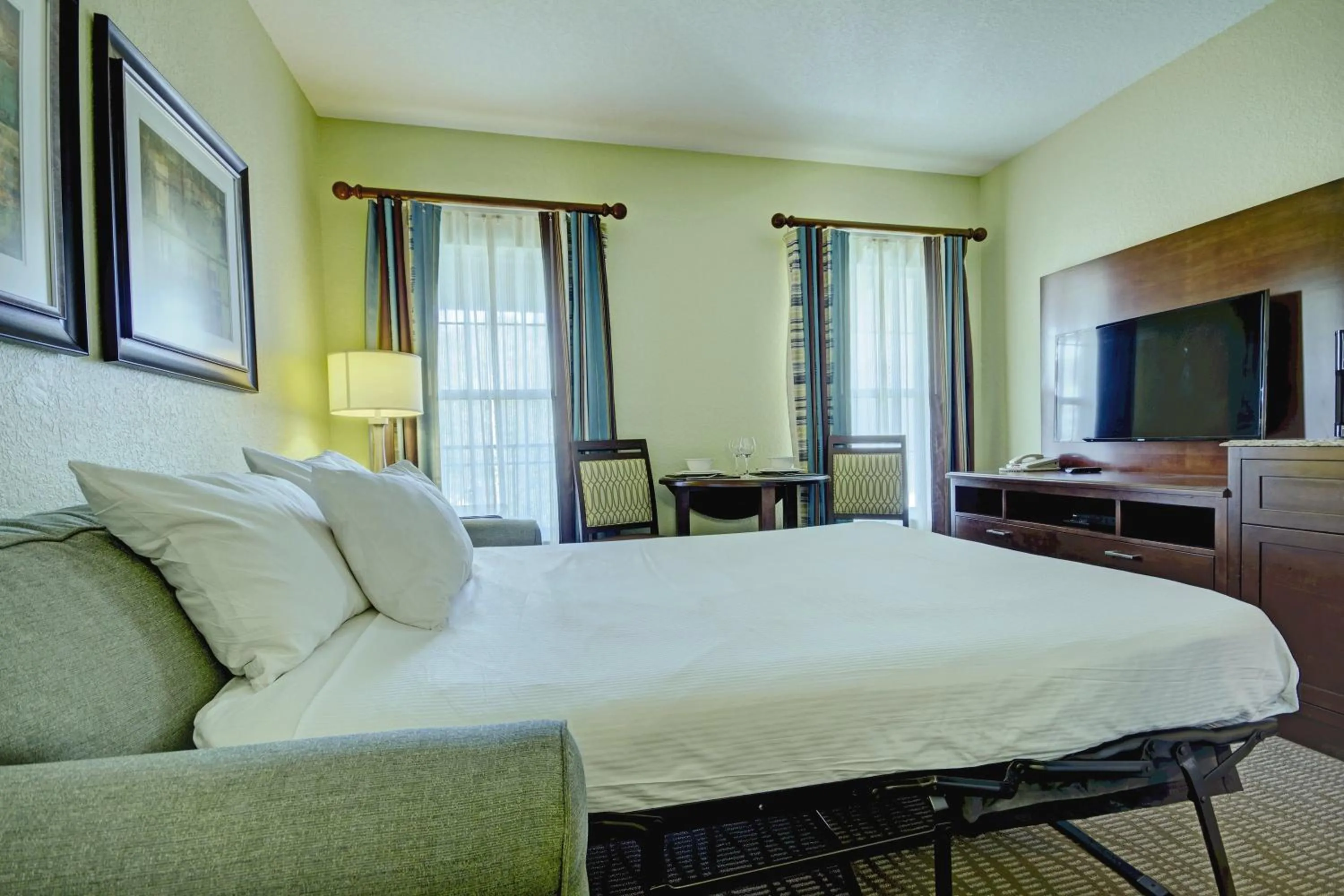 Photo of the whole room, Bed in Club Wyndham Star Island