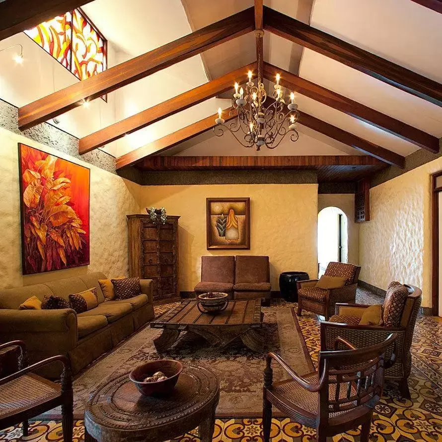 Living room, Seating Area in Hotel 1915 INN & SUITES