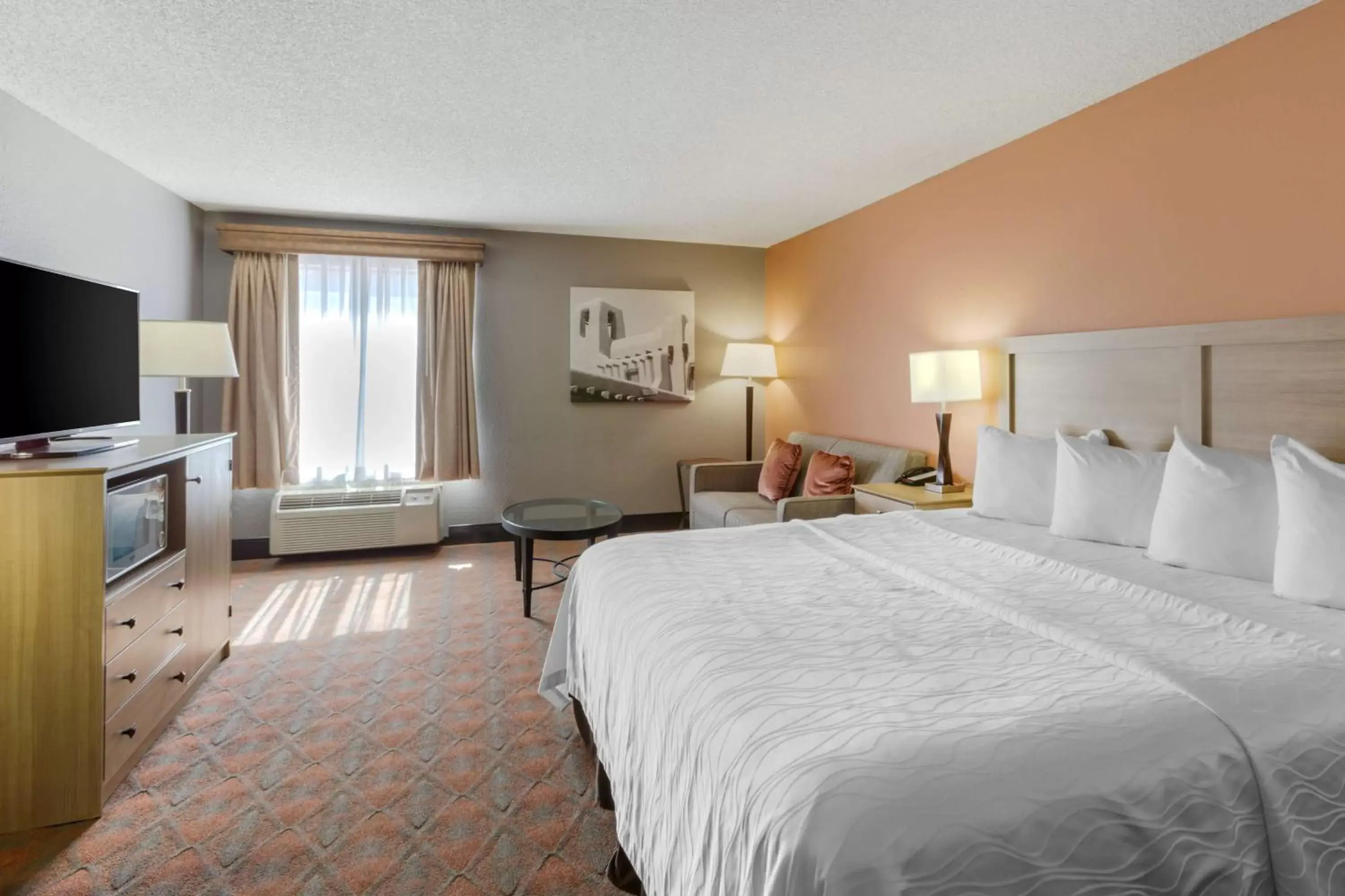 Bedroom in Best Western Pecos Inn