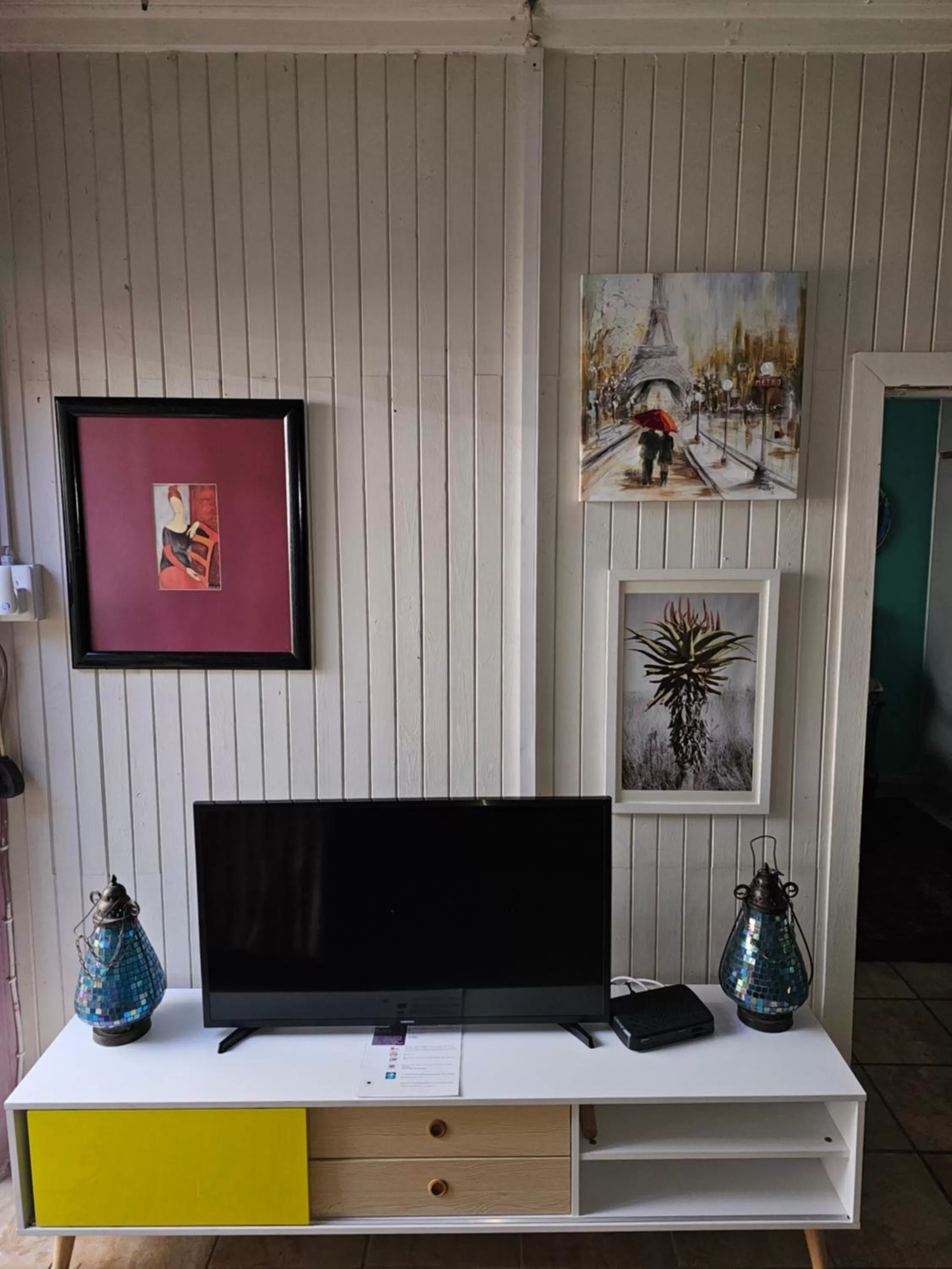 TV and multimedia, TV/Entertainment Center in 51on Church