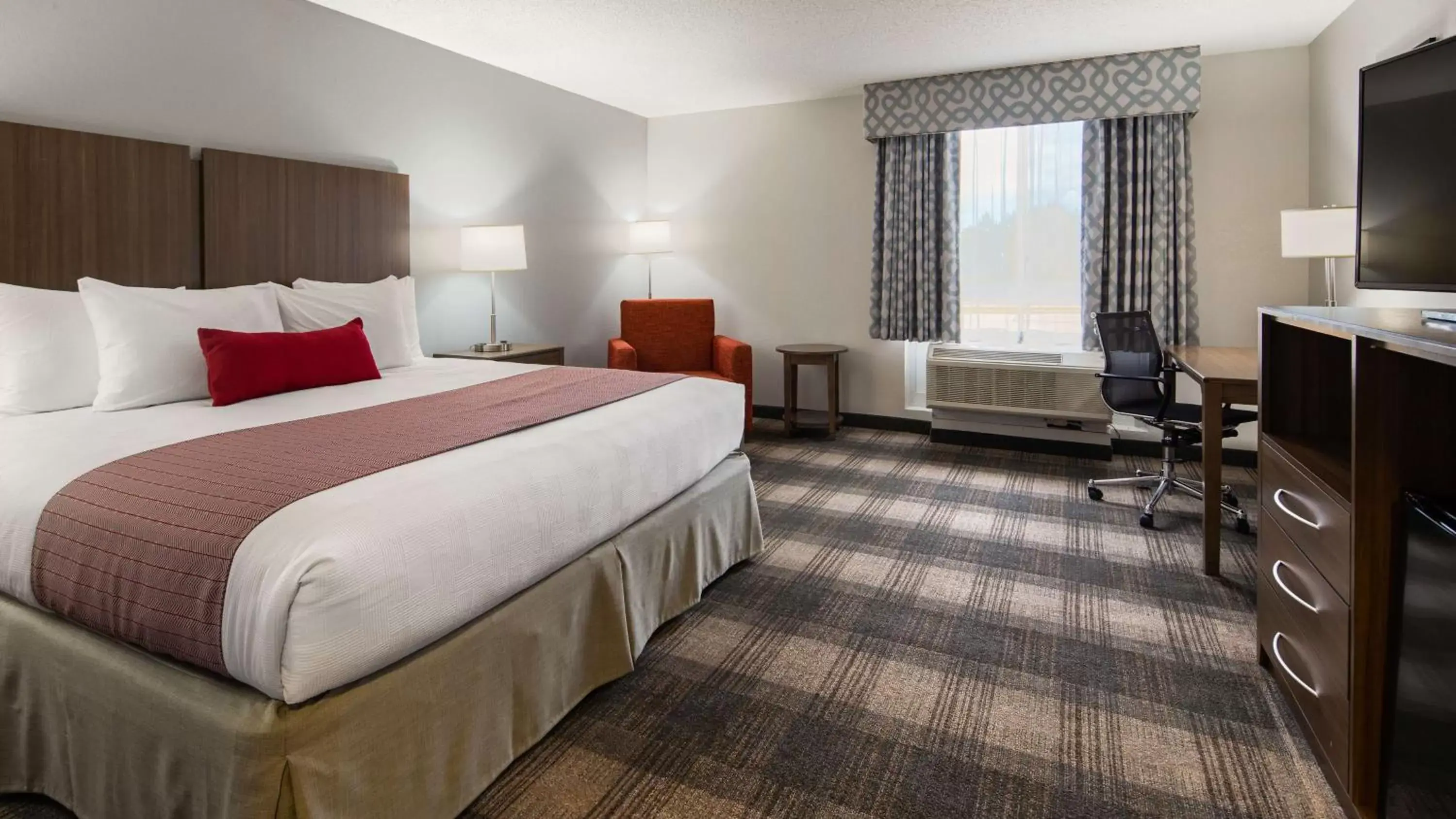 Photo of the whole room, Bed in Best Western Plus Philadelphia-Choctaw Hotel and Suites