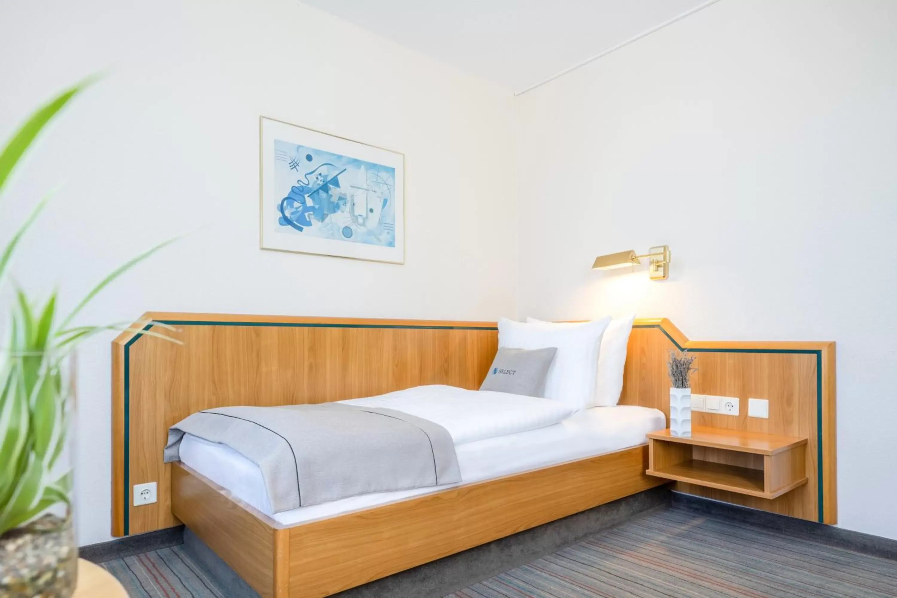 Bedroom, Bed in Select Hotel Solingen