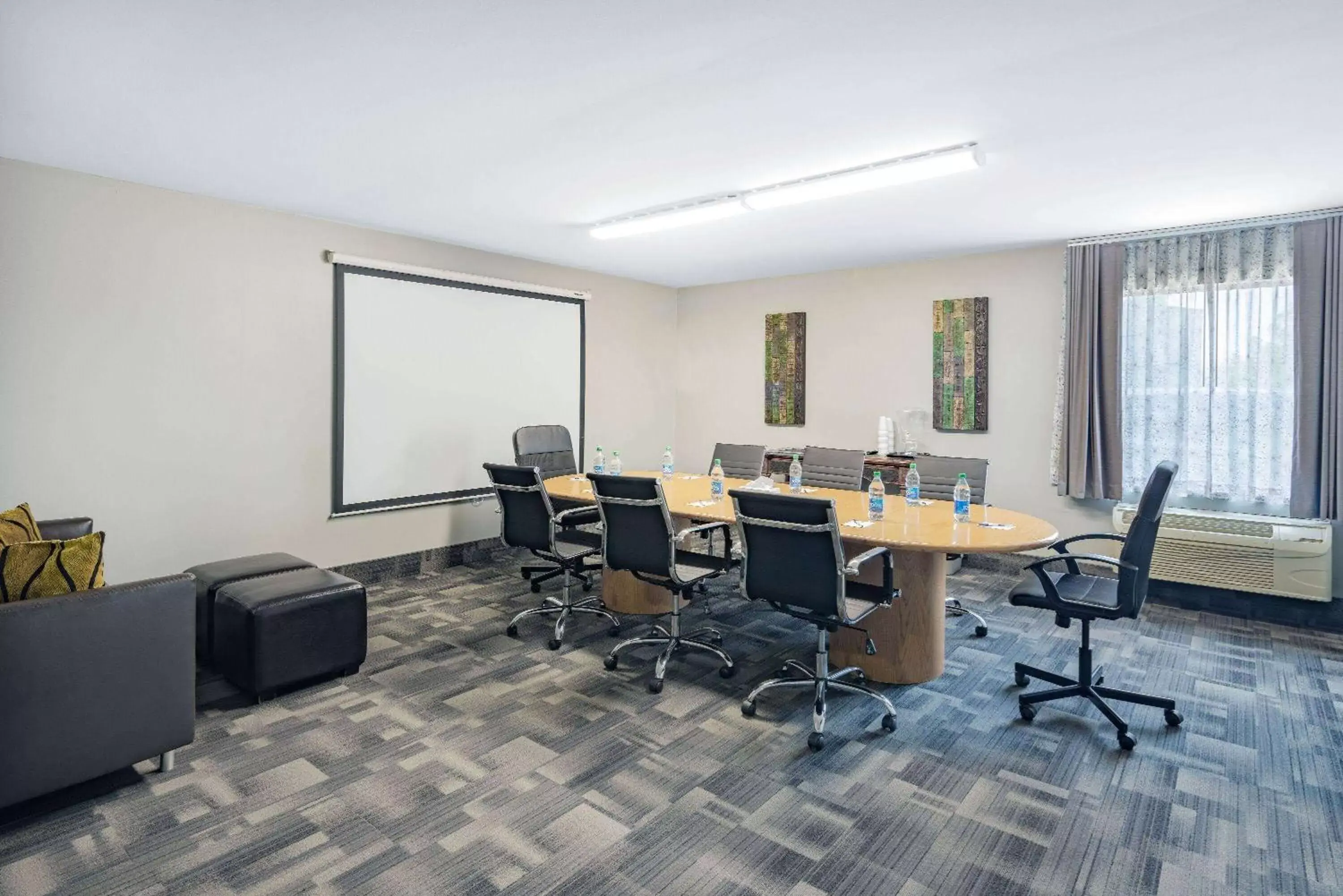 Meeting/conference room in Travelodge by Wyndham Miramichi New Brunswick