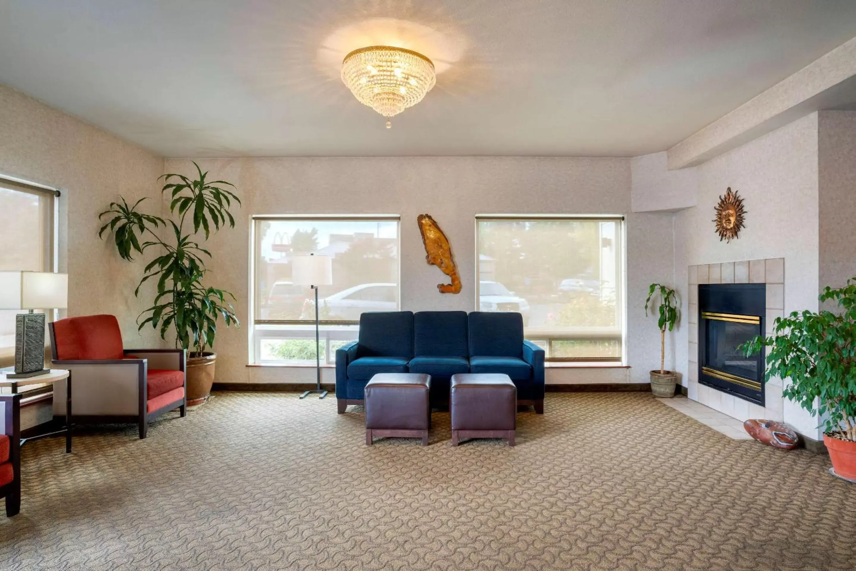 Lobby or reception, Seating Area in Comfort Inn & Suites Salem