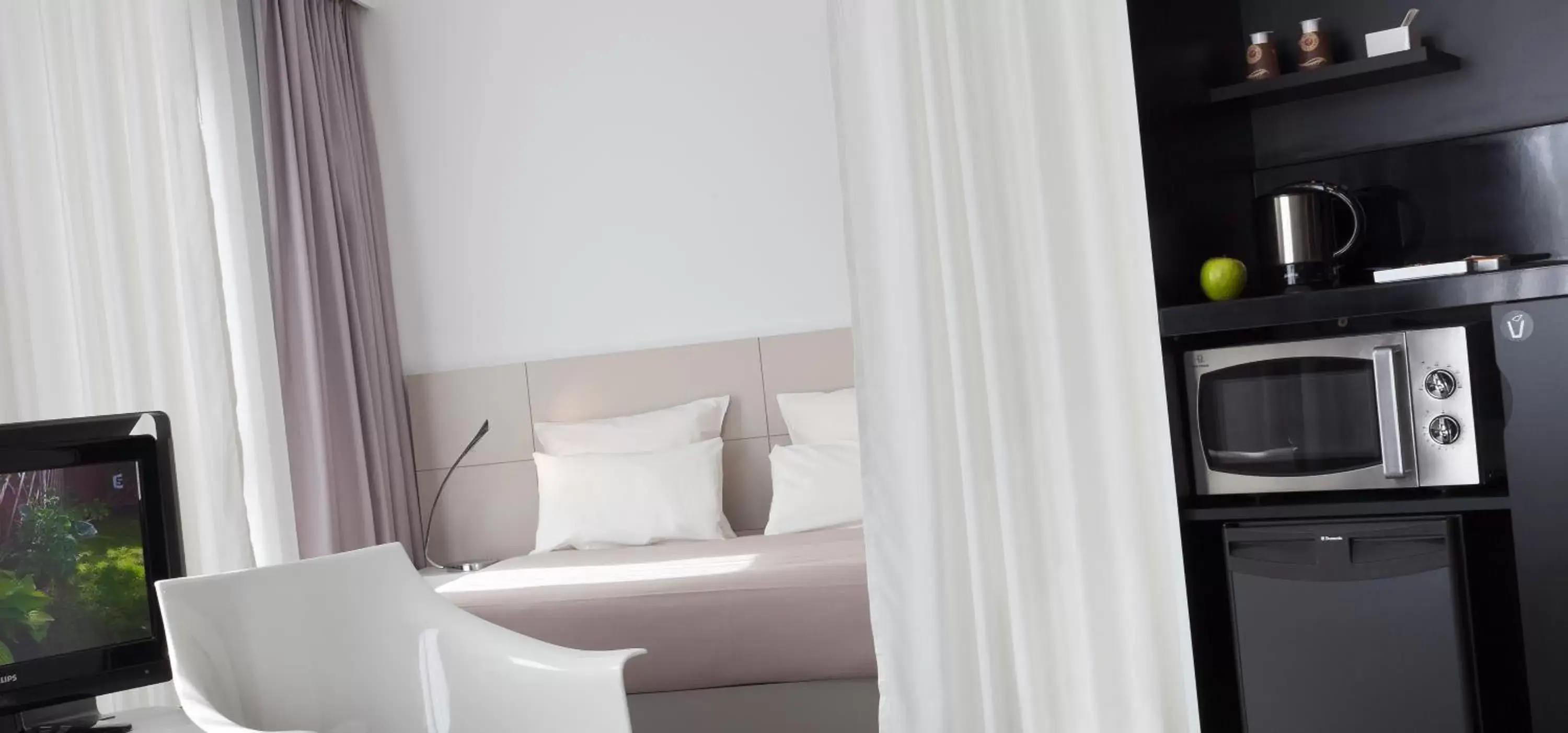 Bedroom, Bed in Novotel Suites Malaga Centro