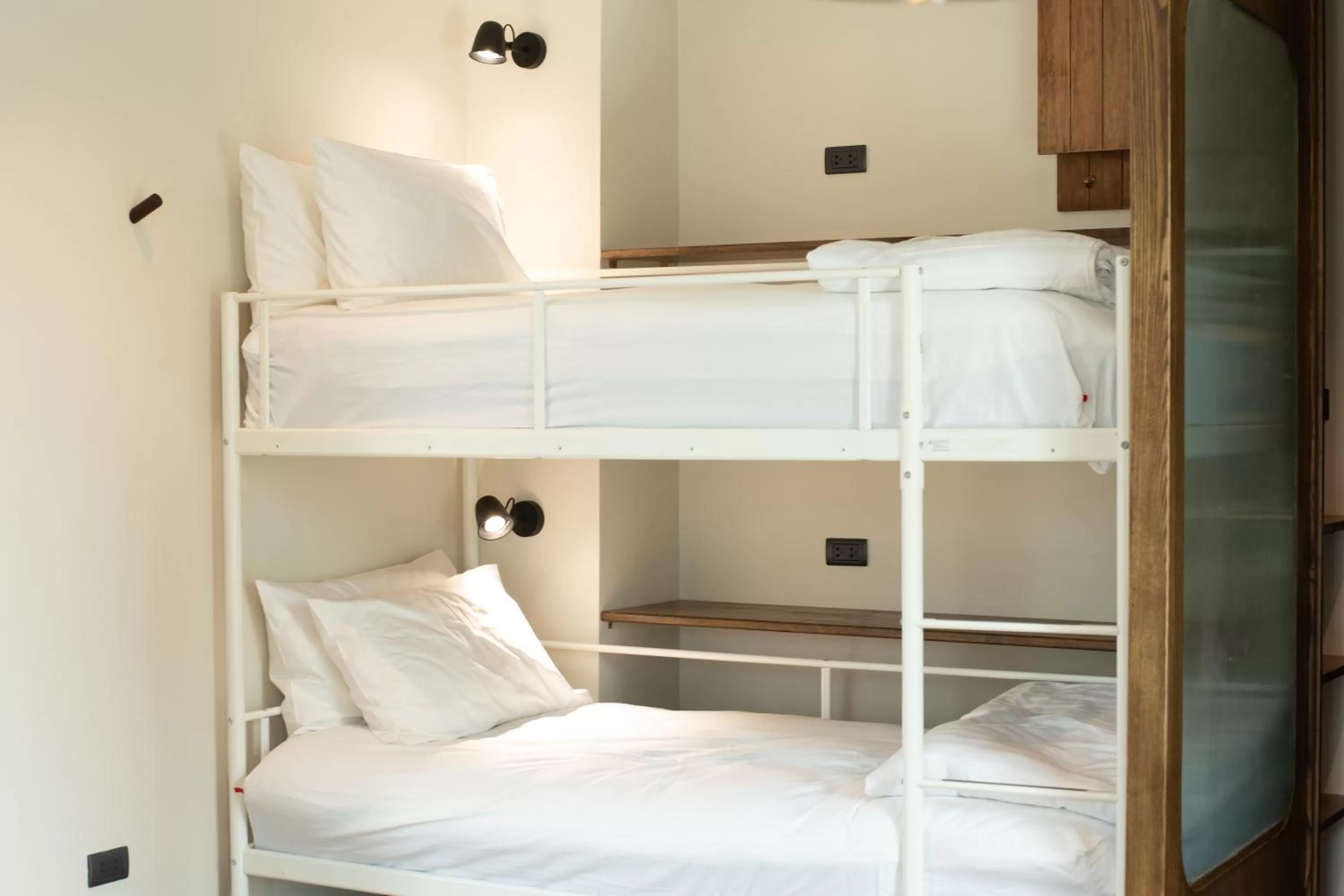 bunk bed, Bed in karaarom hotel