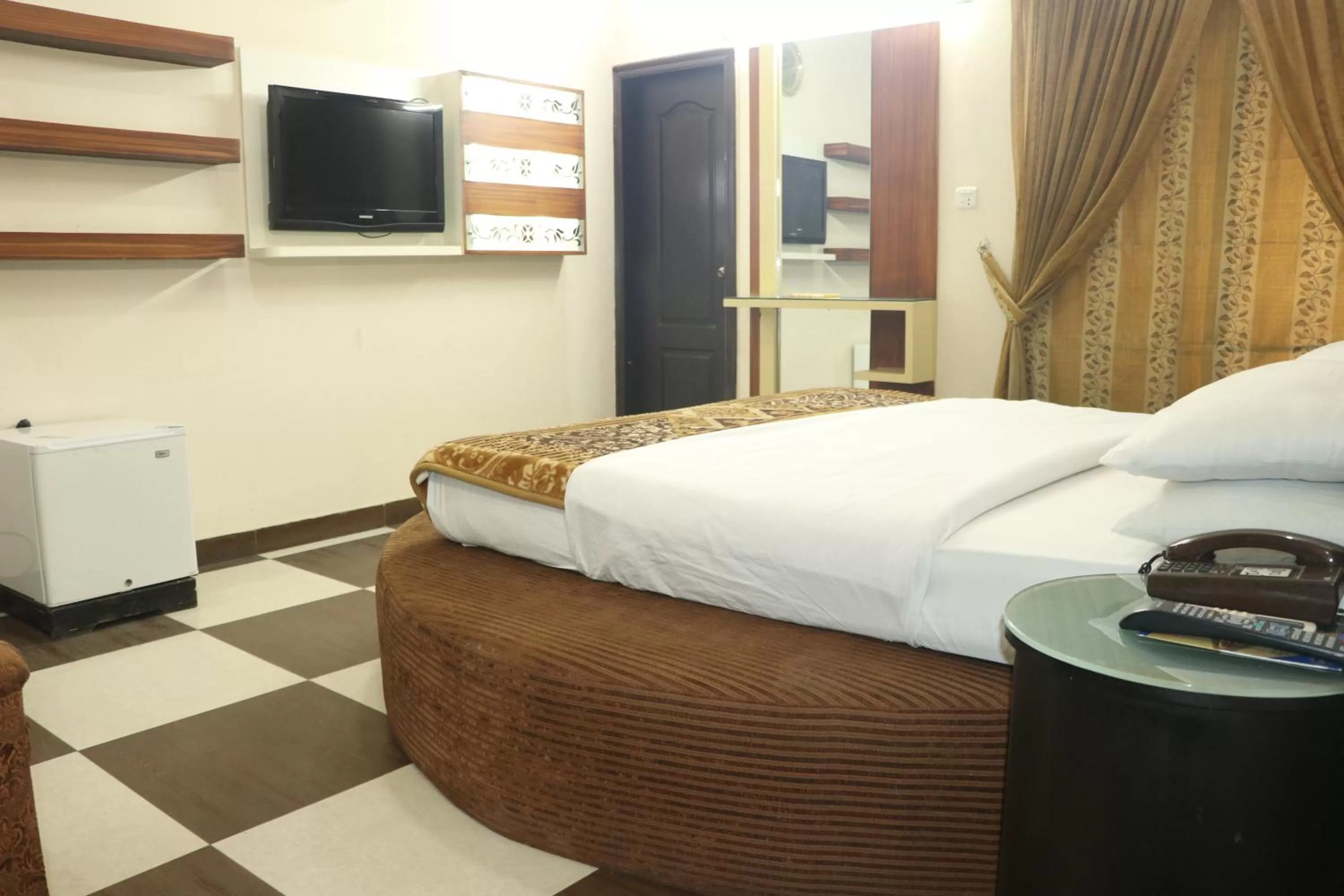 Bedroom, Bed in Hotel Grace inn