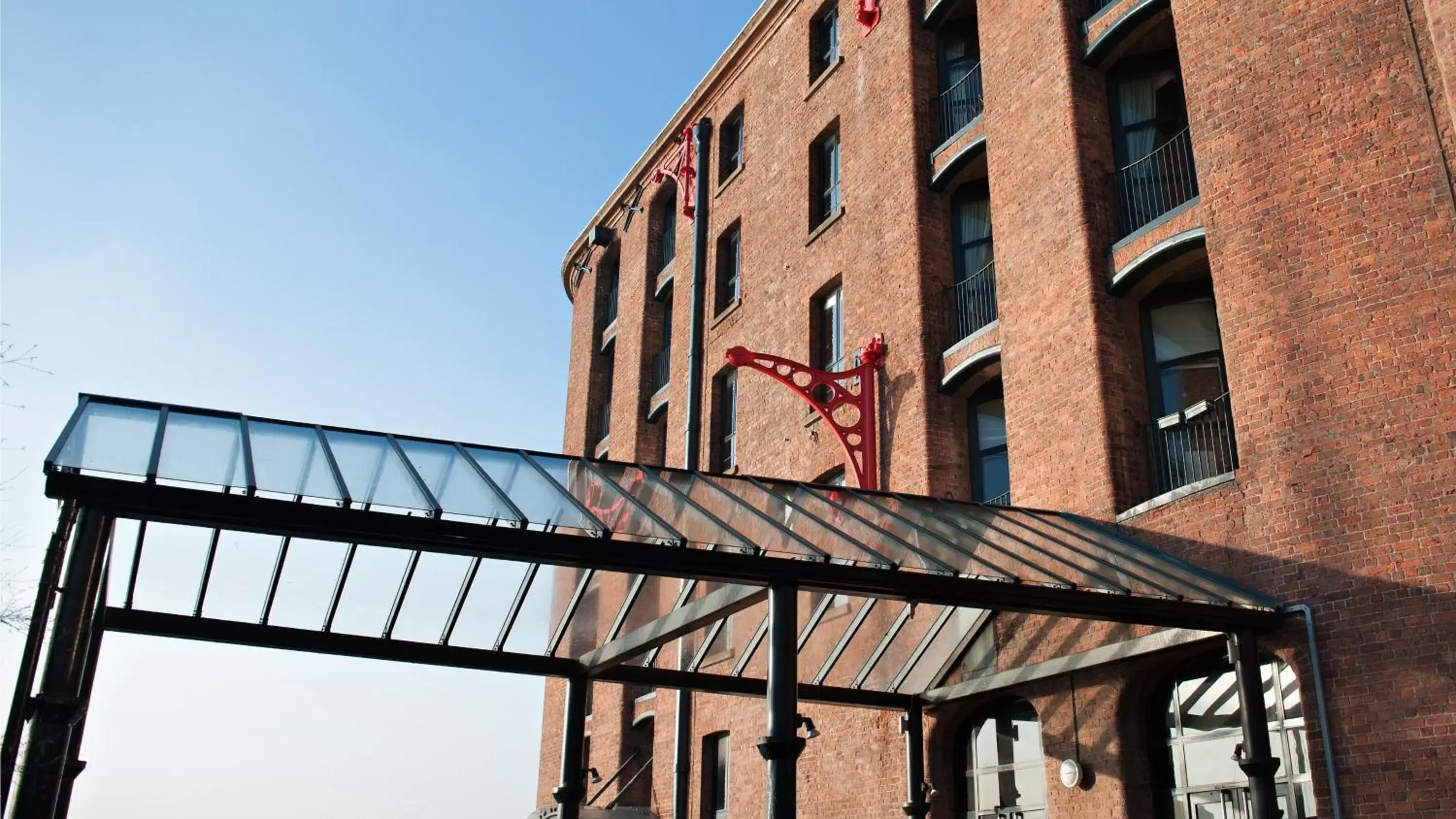 Property Building in Holiday Inn Express Liverpool-Albert Dock, an IHG Hotel