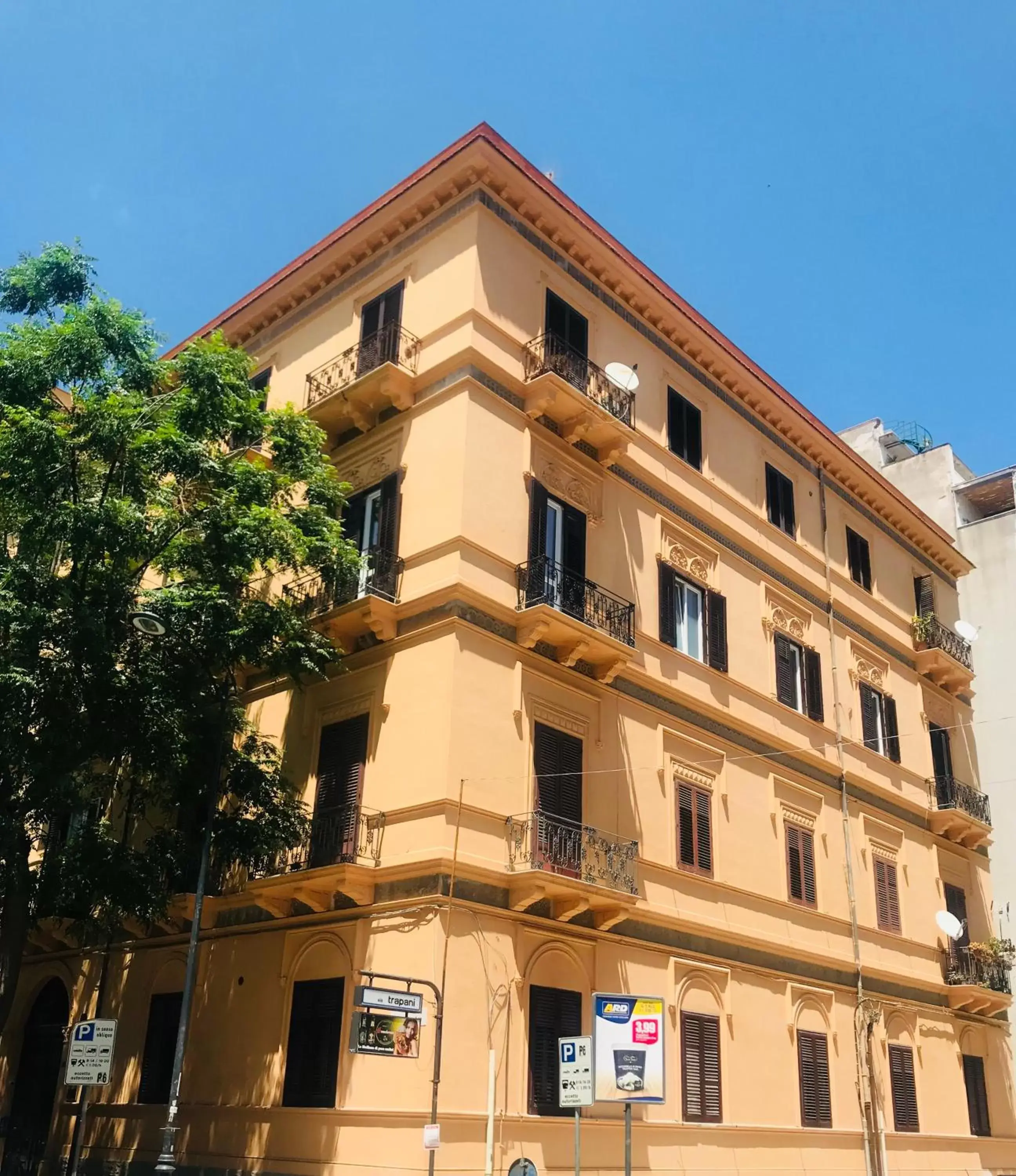 Property Building in Family Affair Palermo