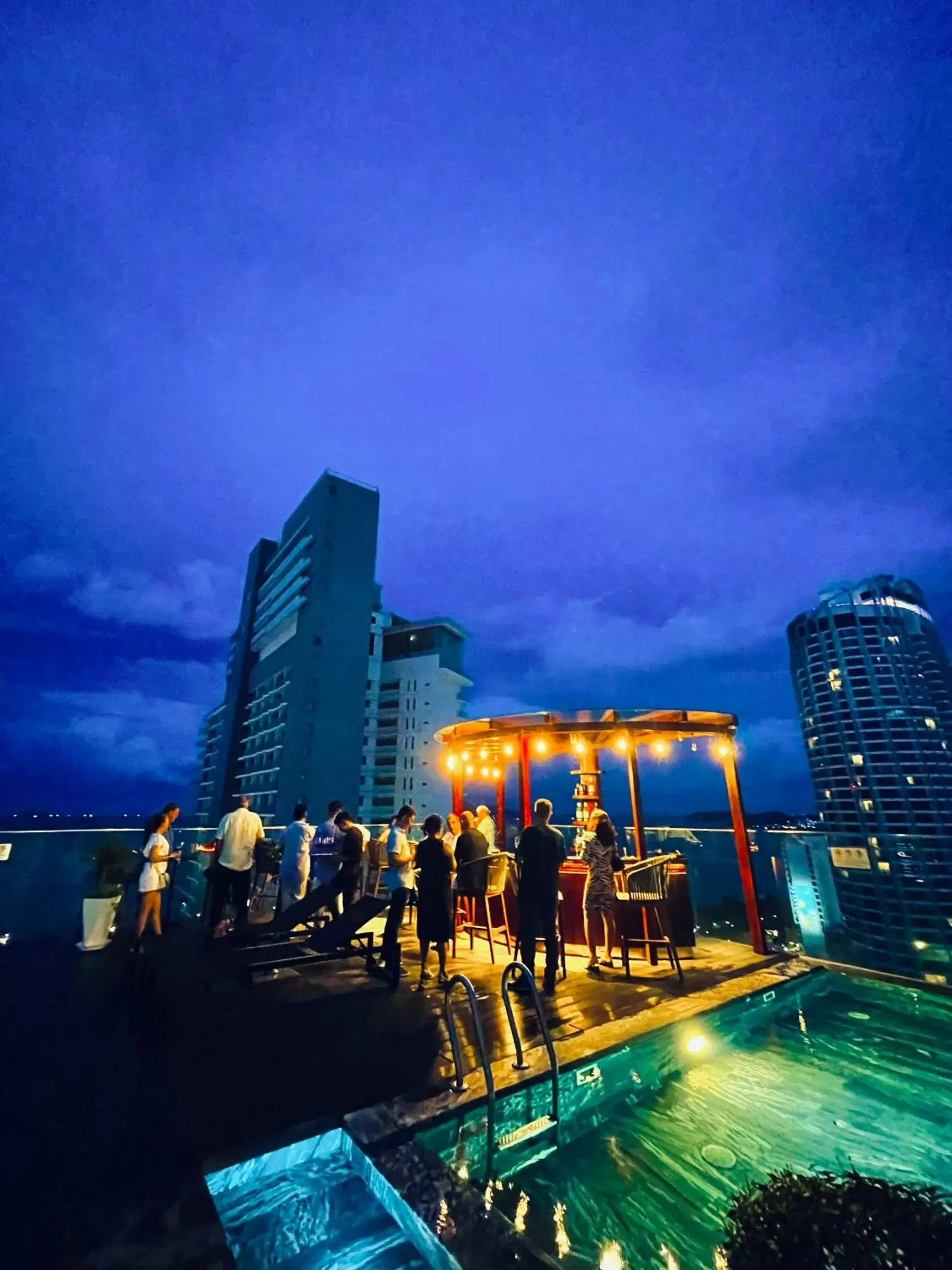 Lounge or bar, Swimming Pool in Potique Hotel