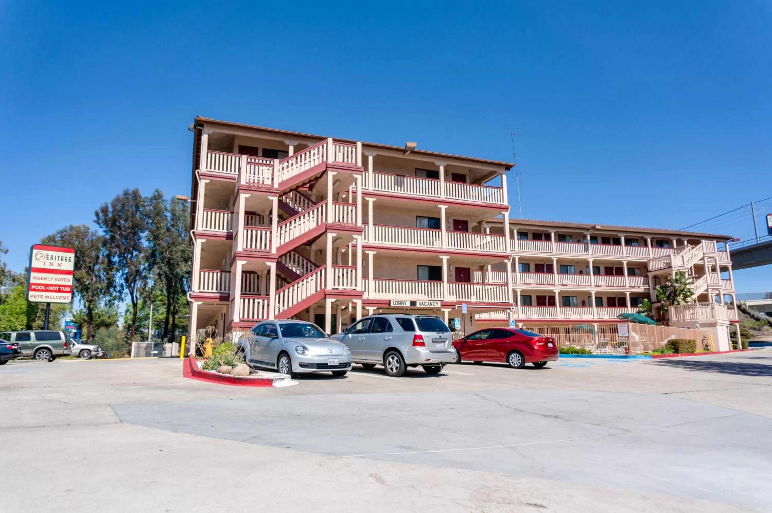 Facade/entrance in Heritage Inn La Mesa