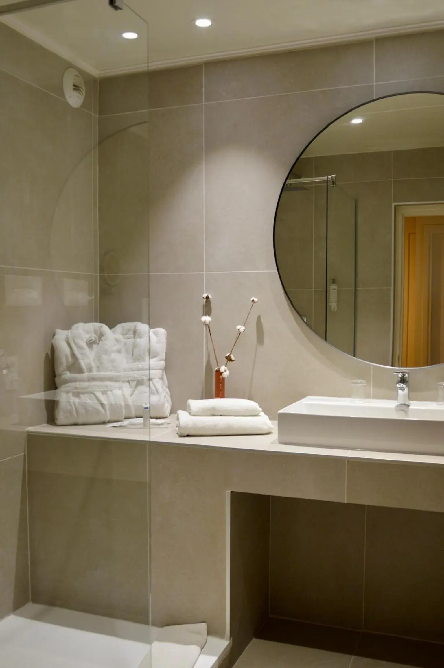 Bathroom in Best Western Sevan Parc Hotel