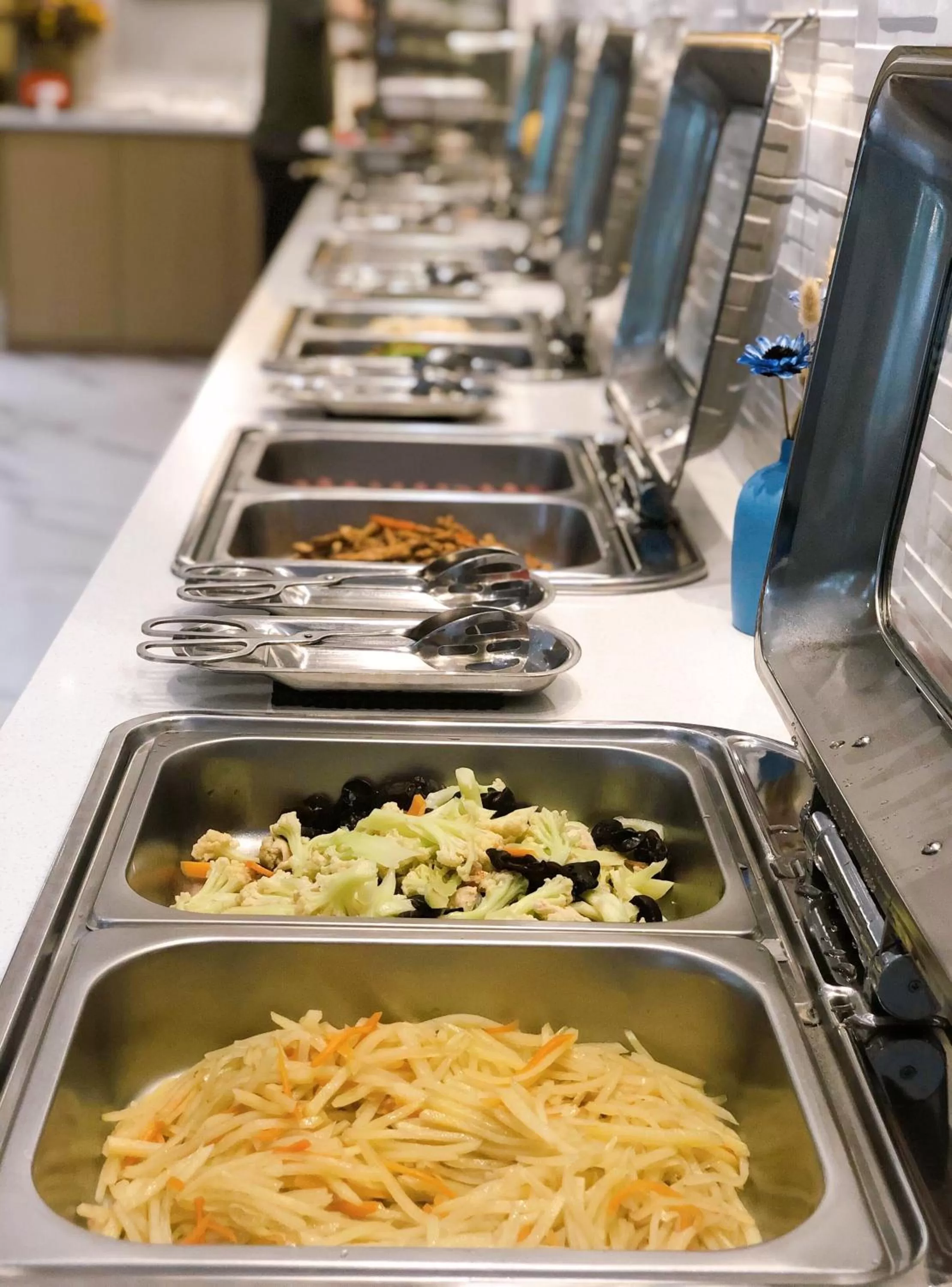 Breakfast in Shanghai JOYFUL YARD Hotel-Free shuttle bus to Pudong Airport and Disneyland