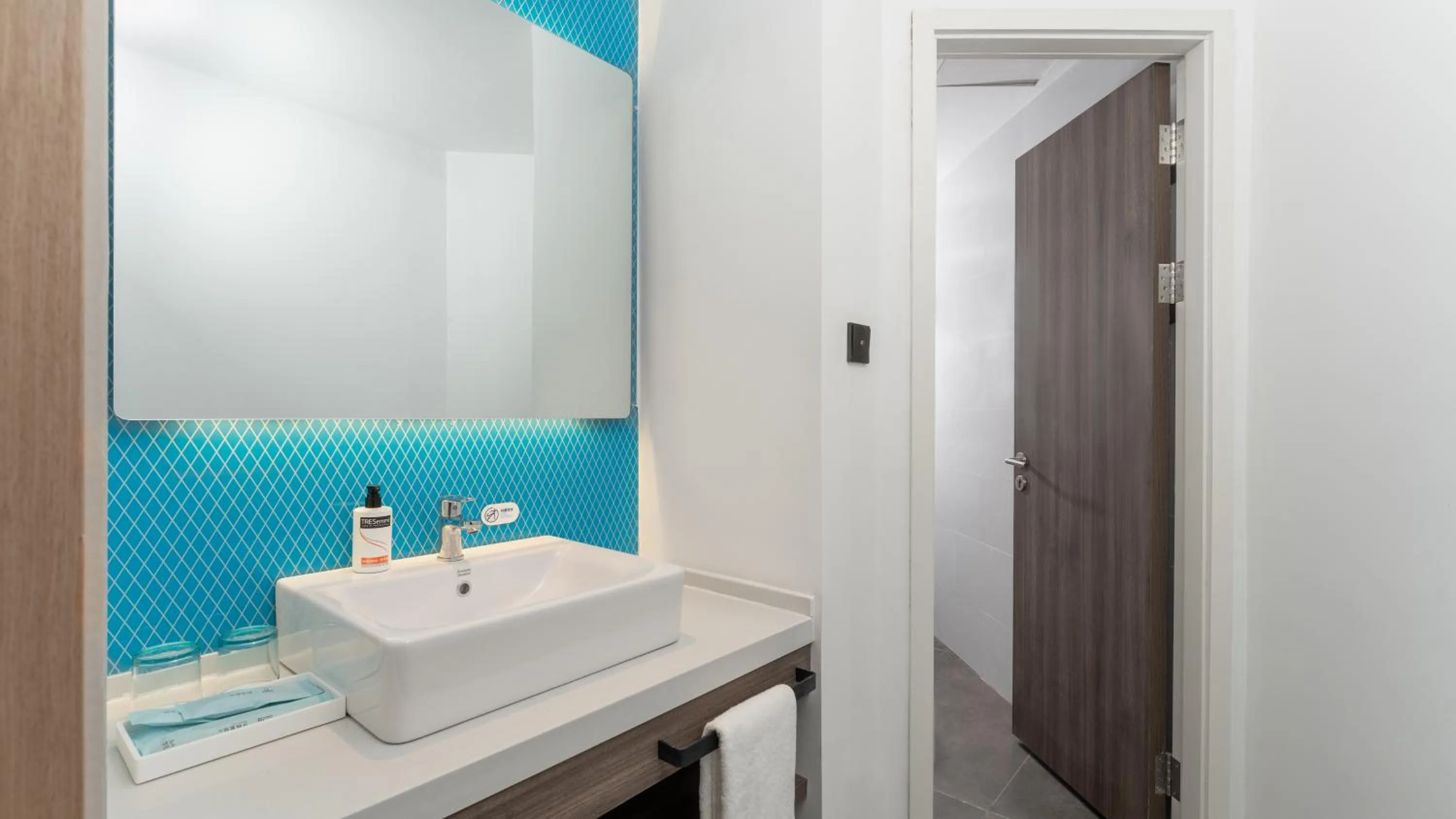 Photo of the whole room in Holiday Inn Express Kunming Panlong by IHG