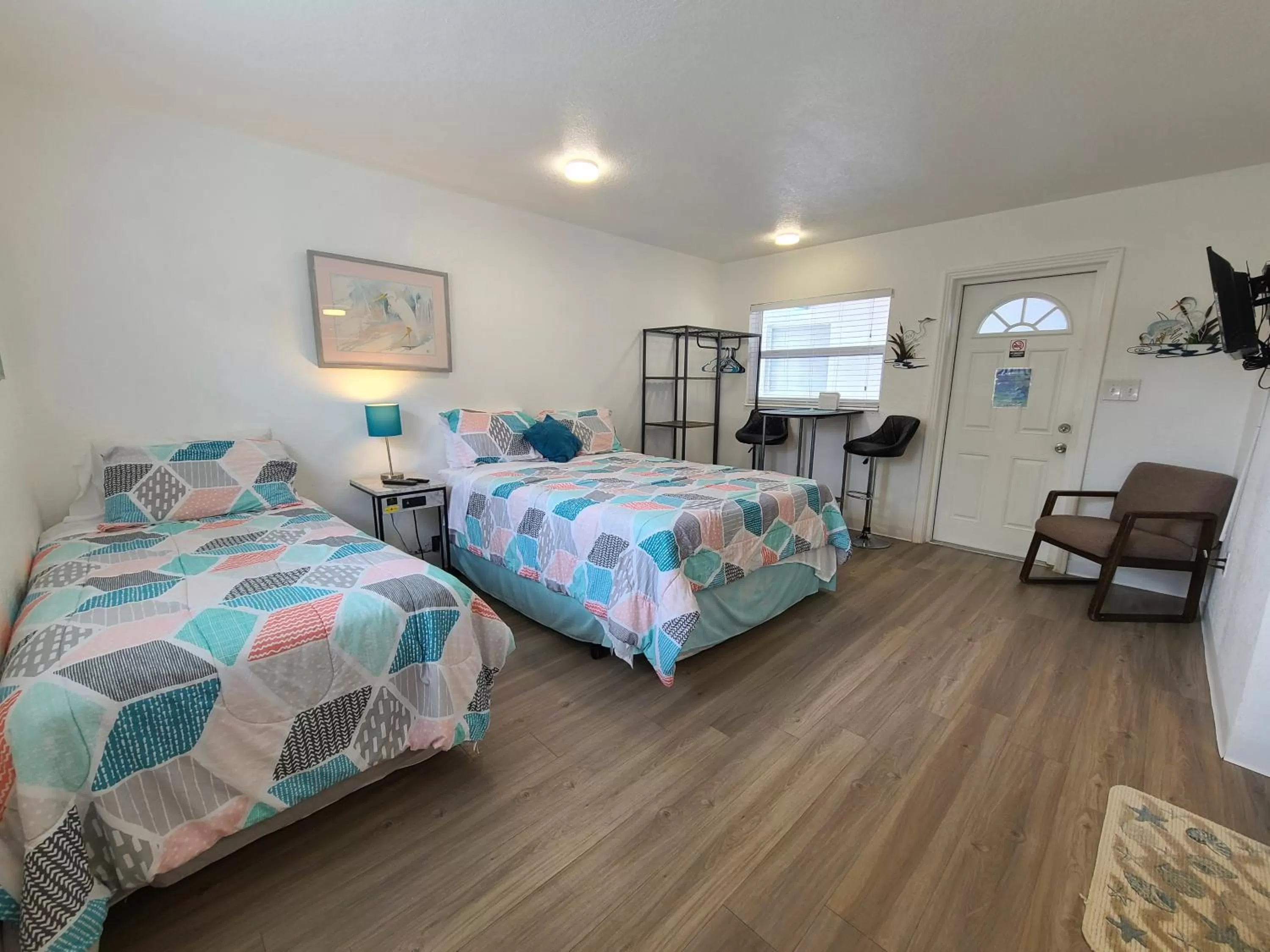 Bed in Sun Island Motel