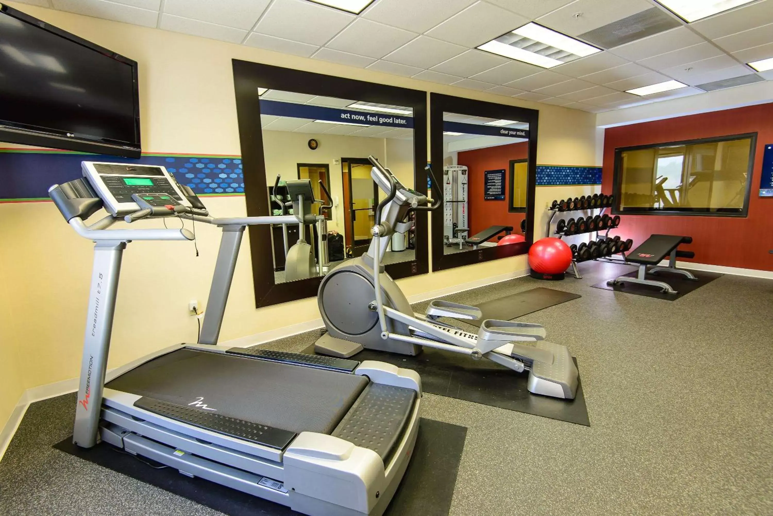 Fitness centre/facilities, Fitness Center/Facilities in Hampton Inn Houston-Pearland, TX