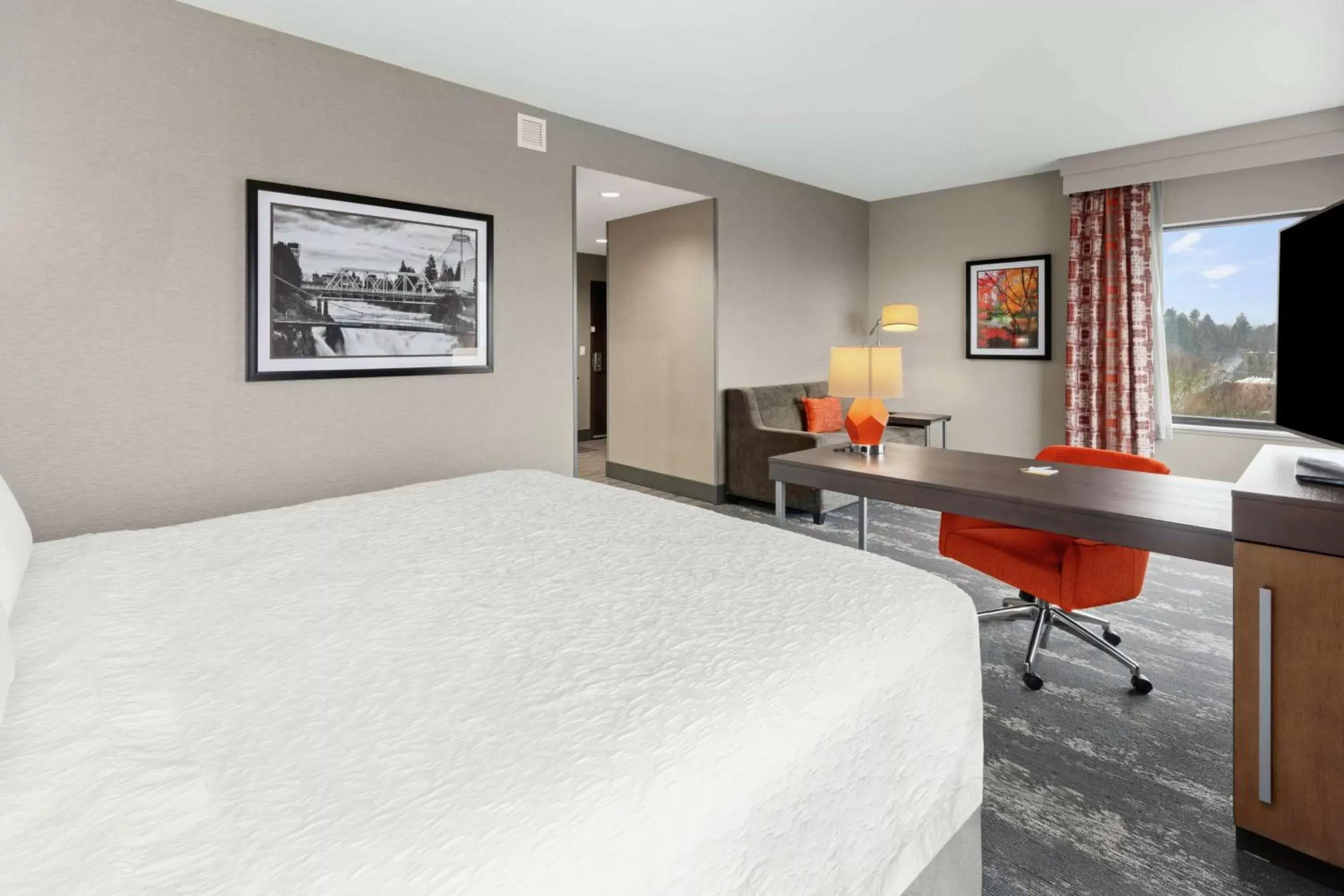 Bedroom in Hampton Inn & Suites Spokane Downtown-South