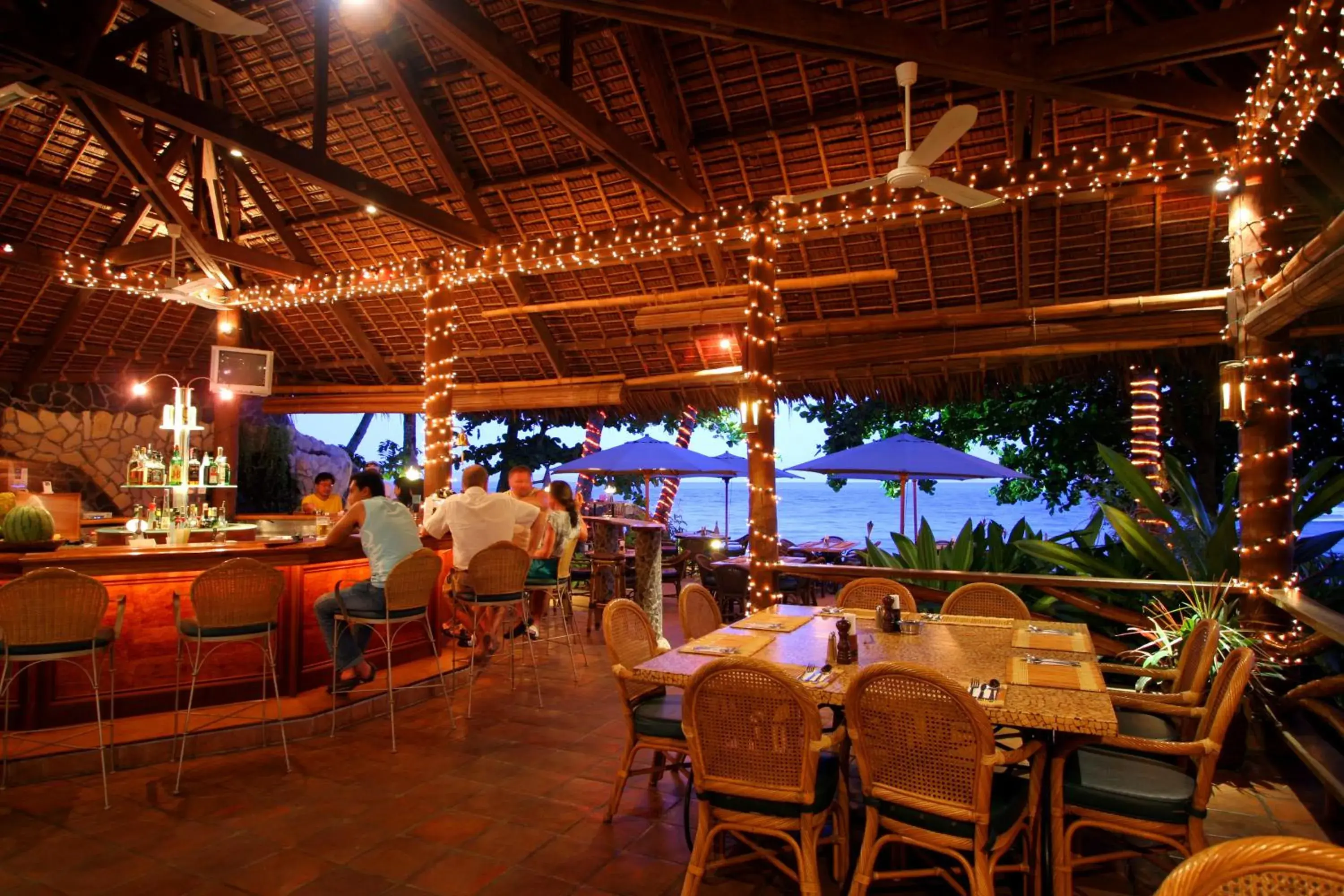 Restaurant/Places to Eat in Atlantis Dive Resort Dumaguete