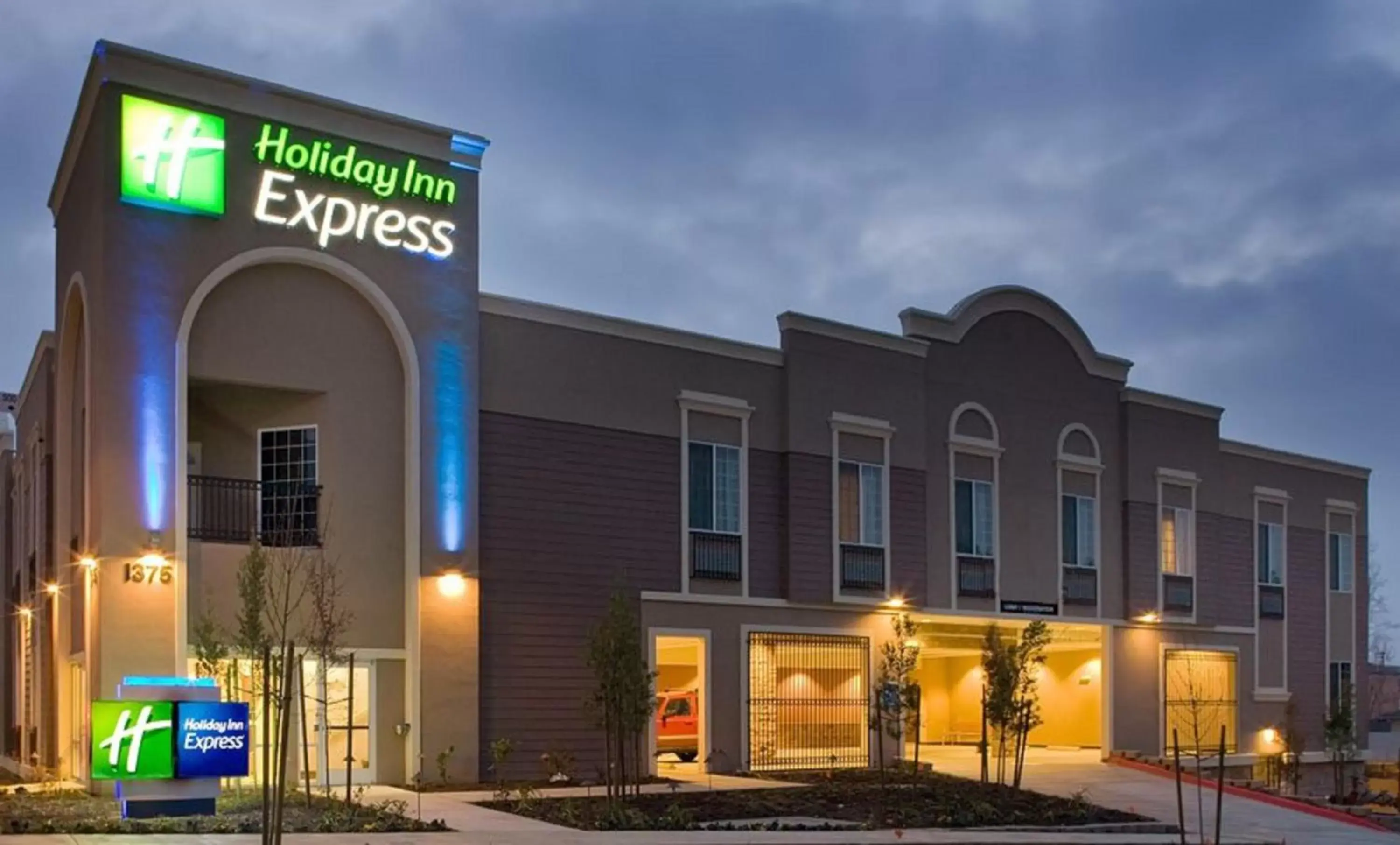 Property Building in Holiday Inn Express Benicia, an IHG Hotel