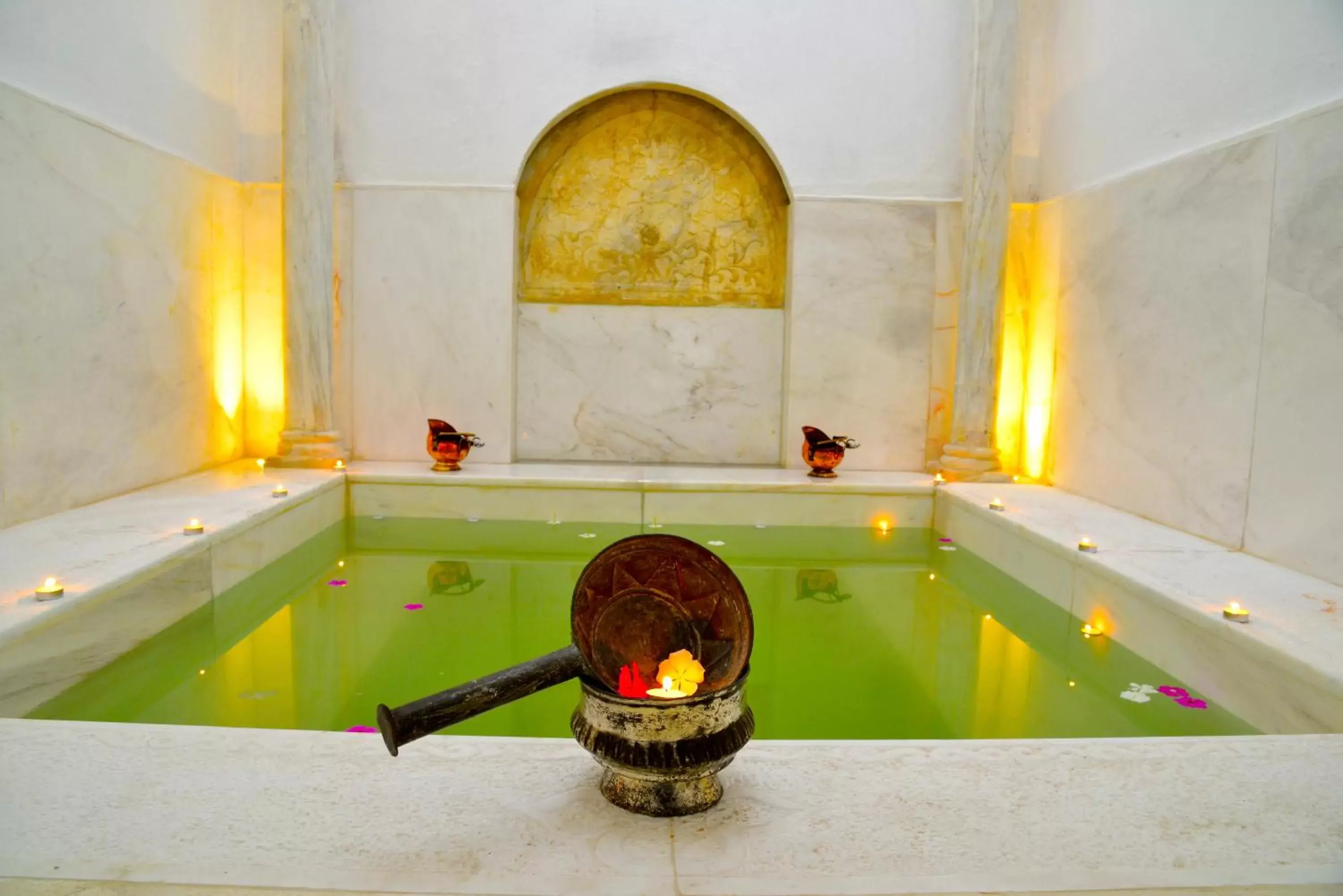 Massage, Bathroom in Palais Bayram
