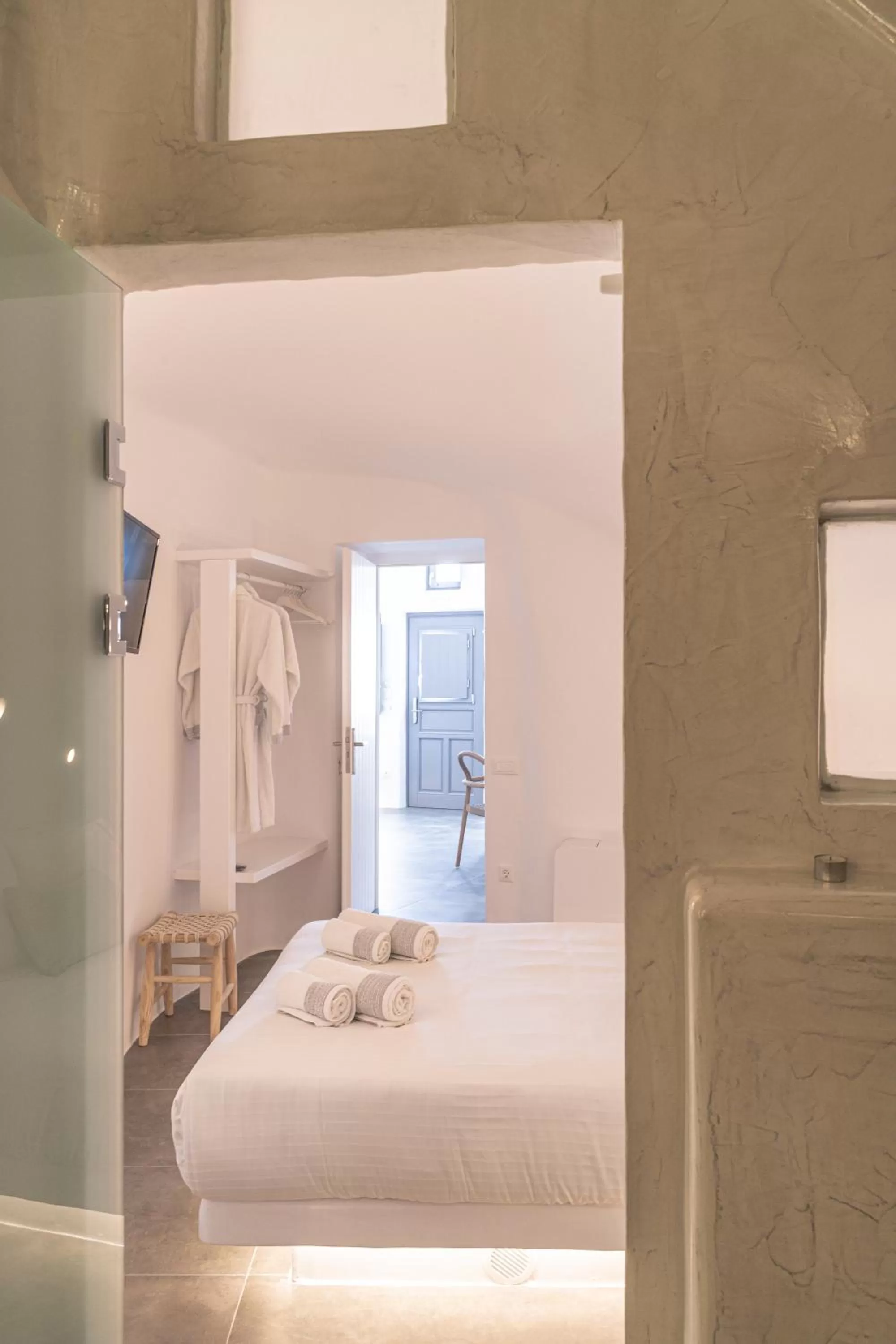 Photo of the whole room, Bed in Eternity Suites Santorini