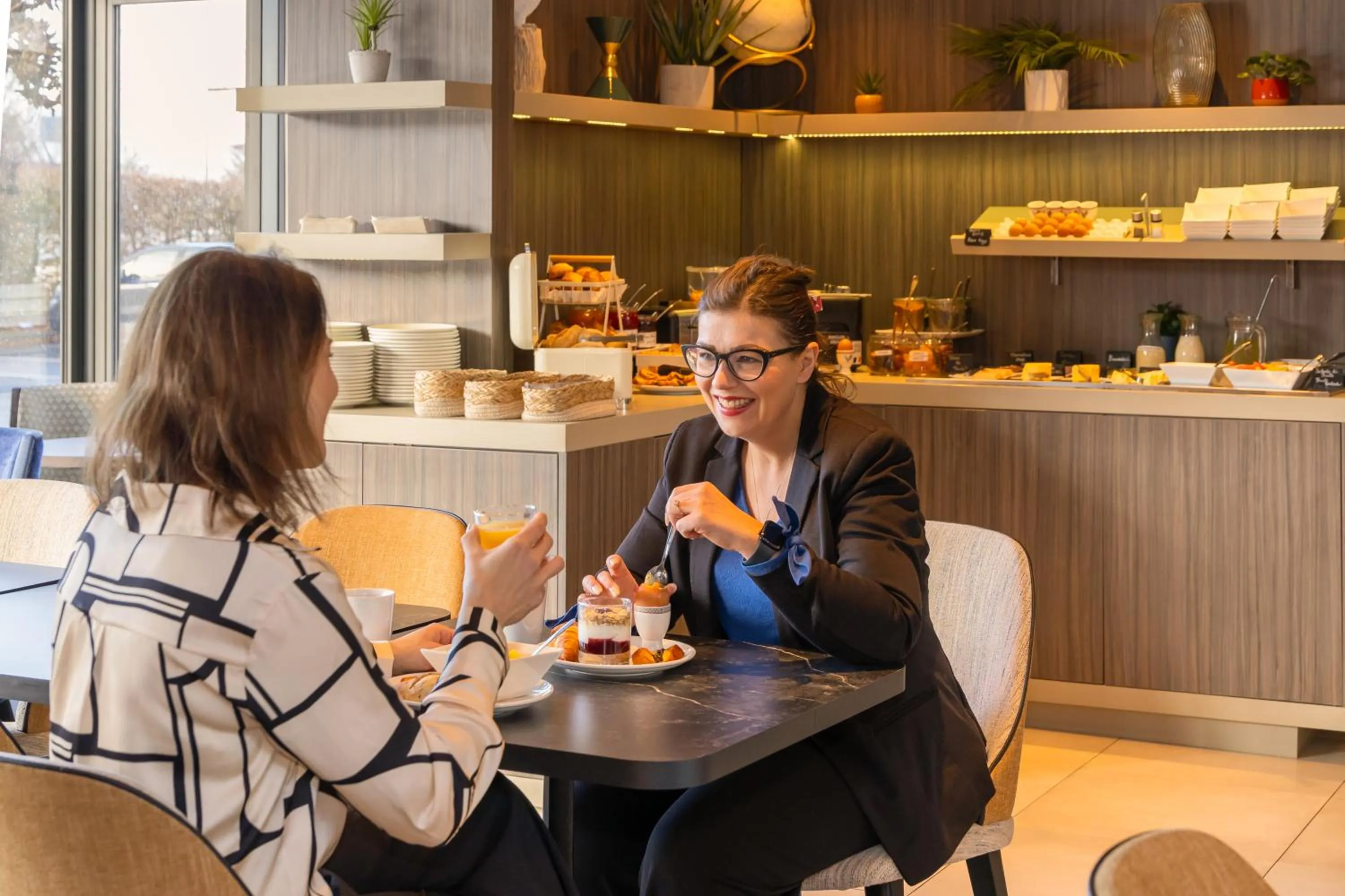 Continental breakfast in ibis Styles Saint-Quentin
