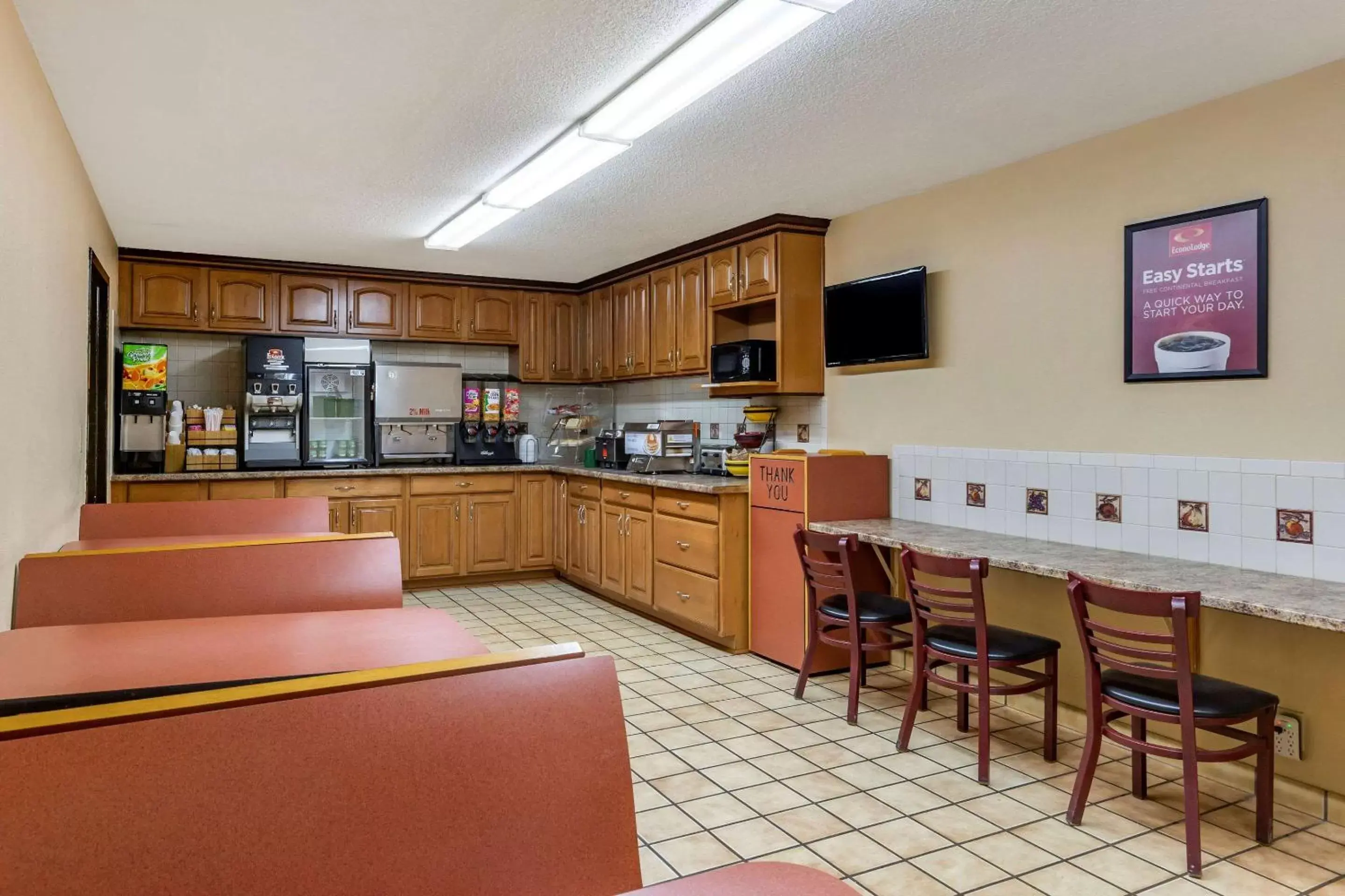 Restaurant/places to eat, Kitchen/Kitchenette in Econo Lodge Fayetteville