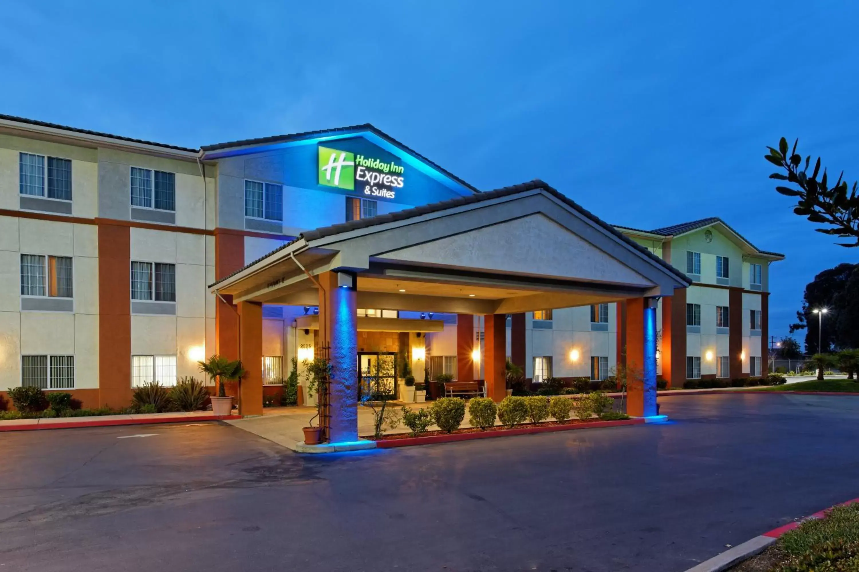 Property Building in Holiday Inn Express San Pablo - Richmond Area, an IHG Hotel