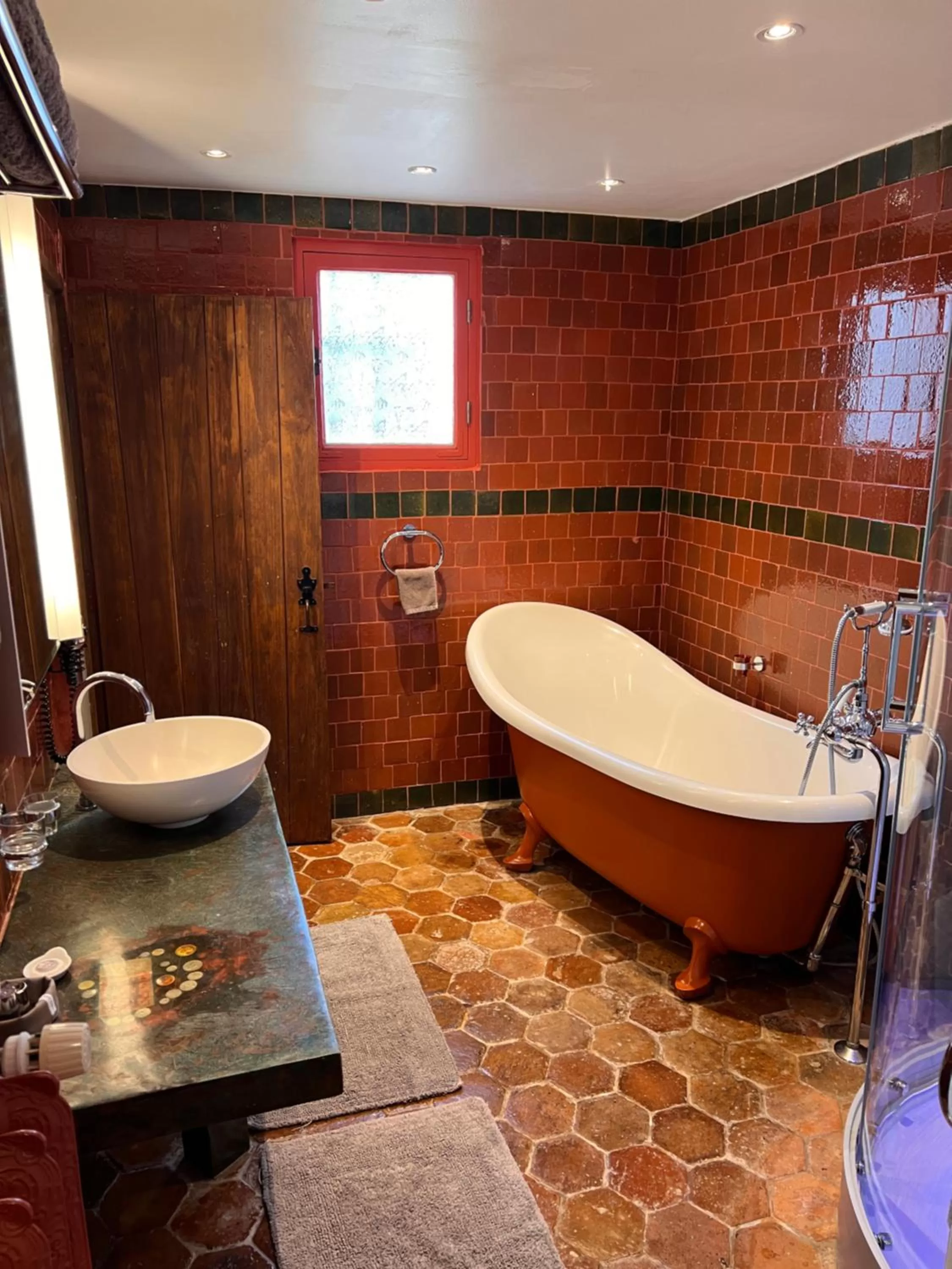 Property building, Bathroom in Demeure des Vieux Bains