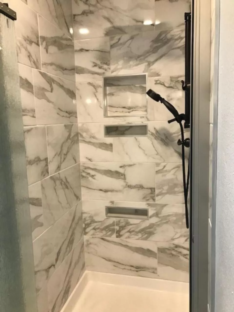 Shower in Sugarloaf Mountain Motel