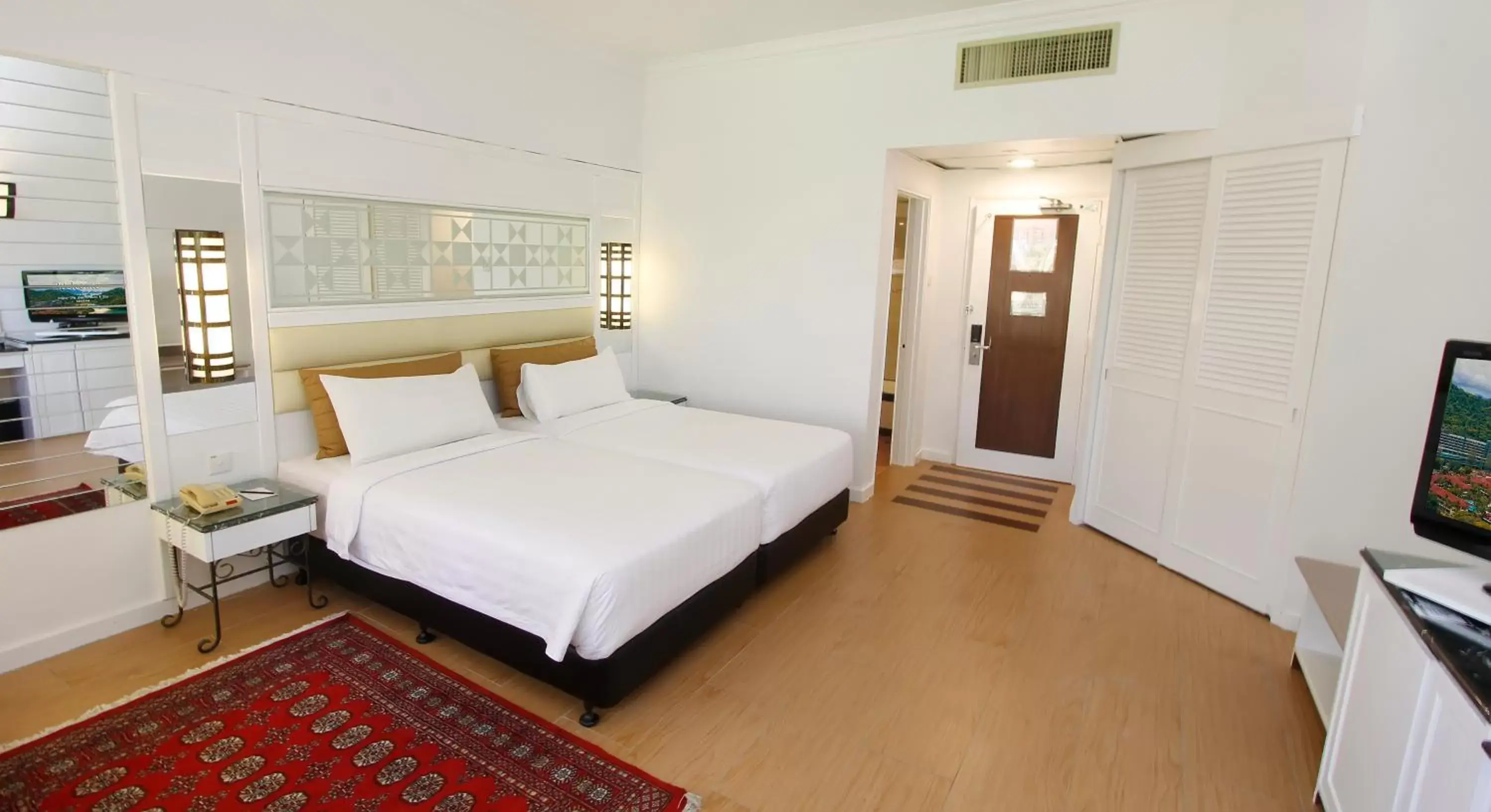 Photo of the whole room, Bed in Holiday Villa Beach Resort & Spa Langkawi