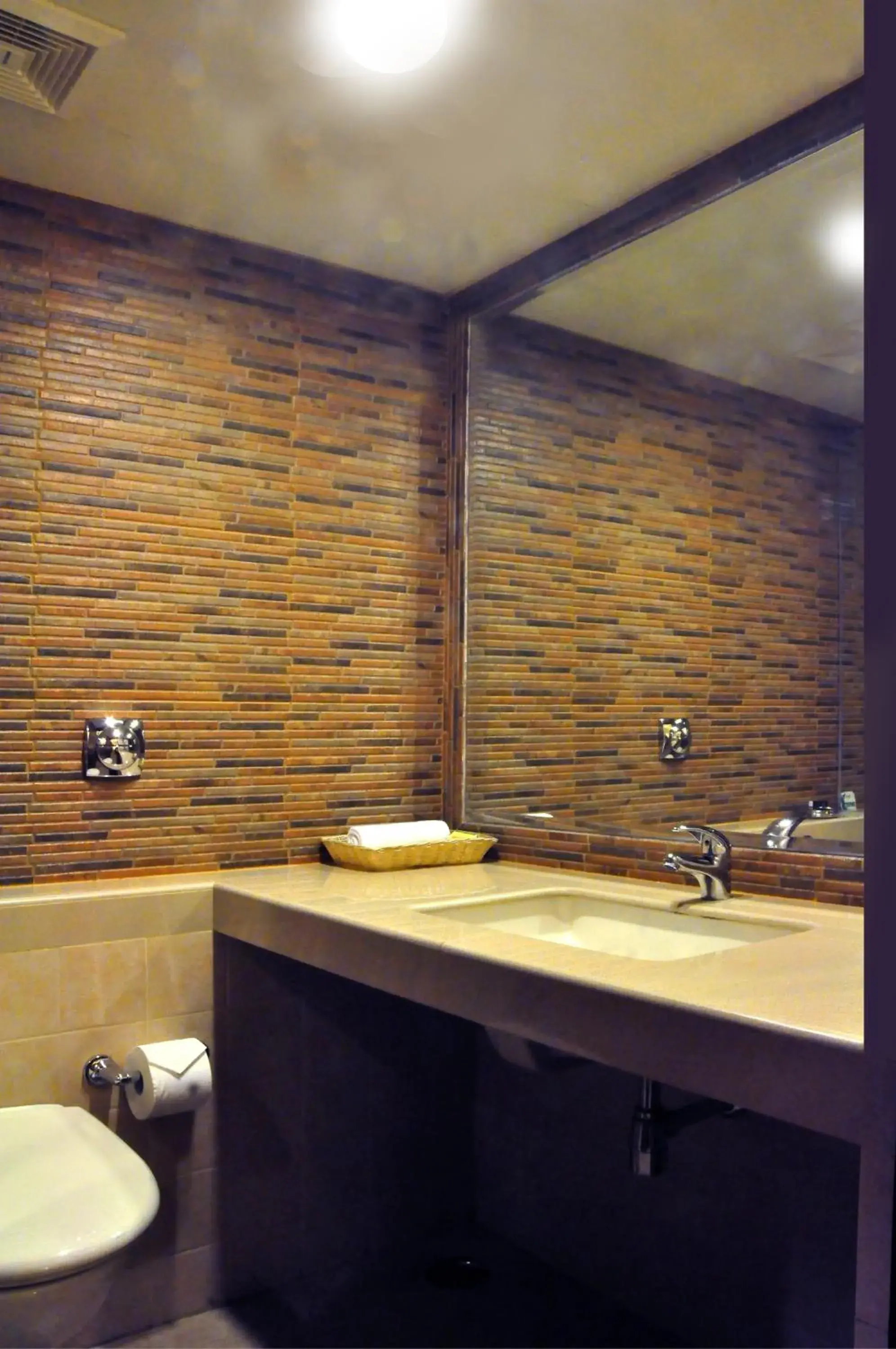 Bathroom in Abbott Hotel