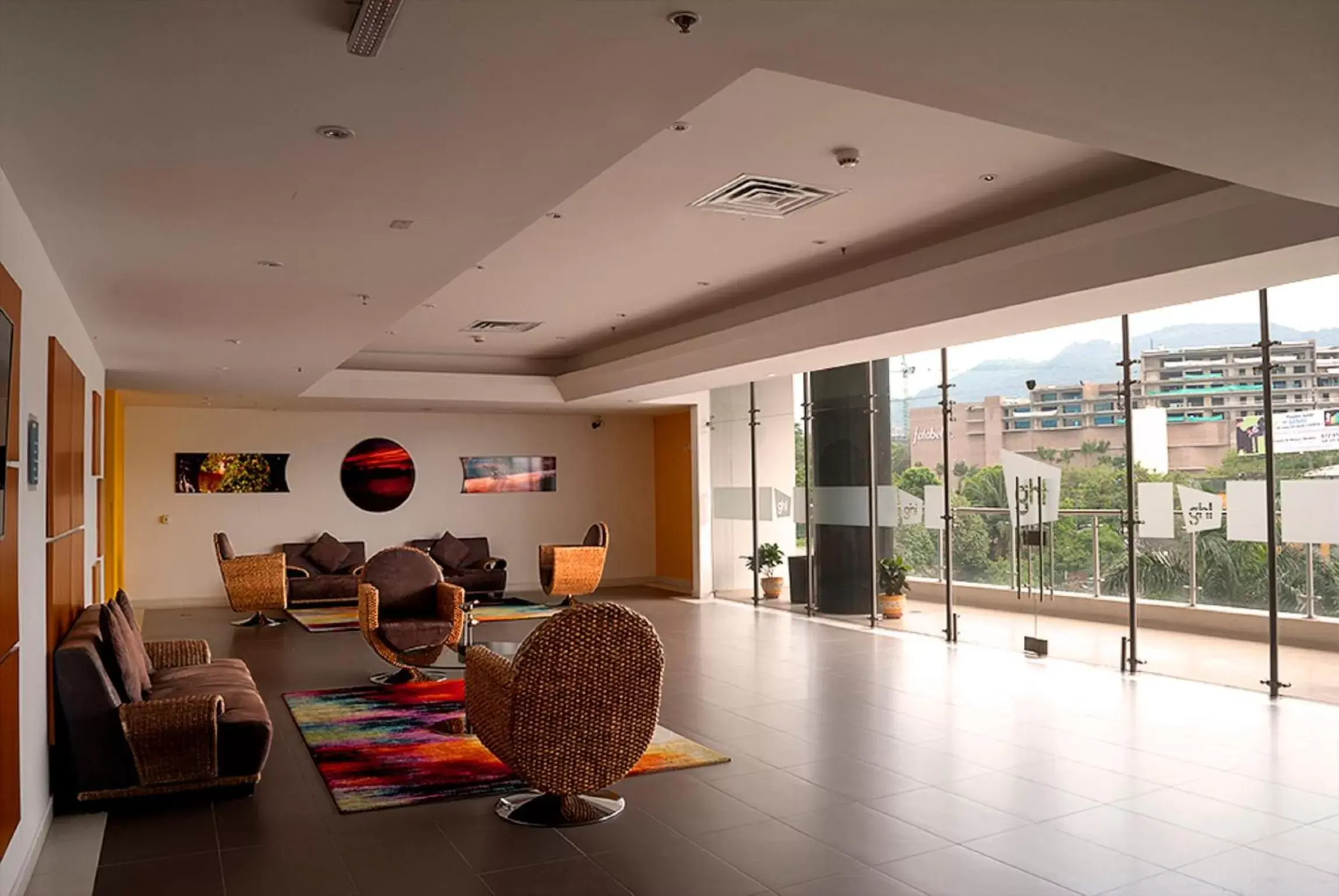 Seating area in GHL Hotel Grand Villavicencio