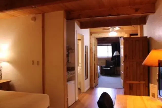 Bedroom in The Boulder Creek Lodge