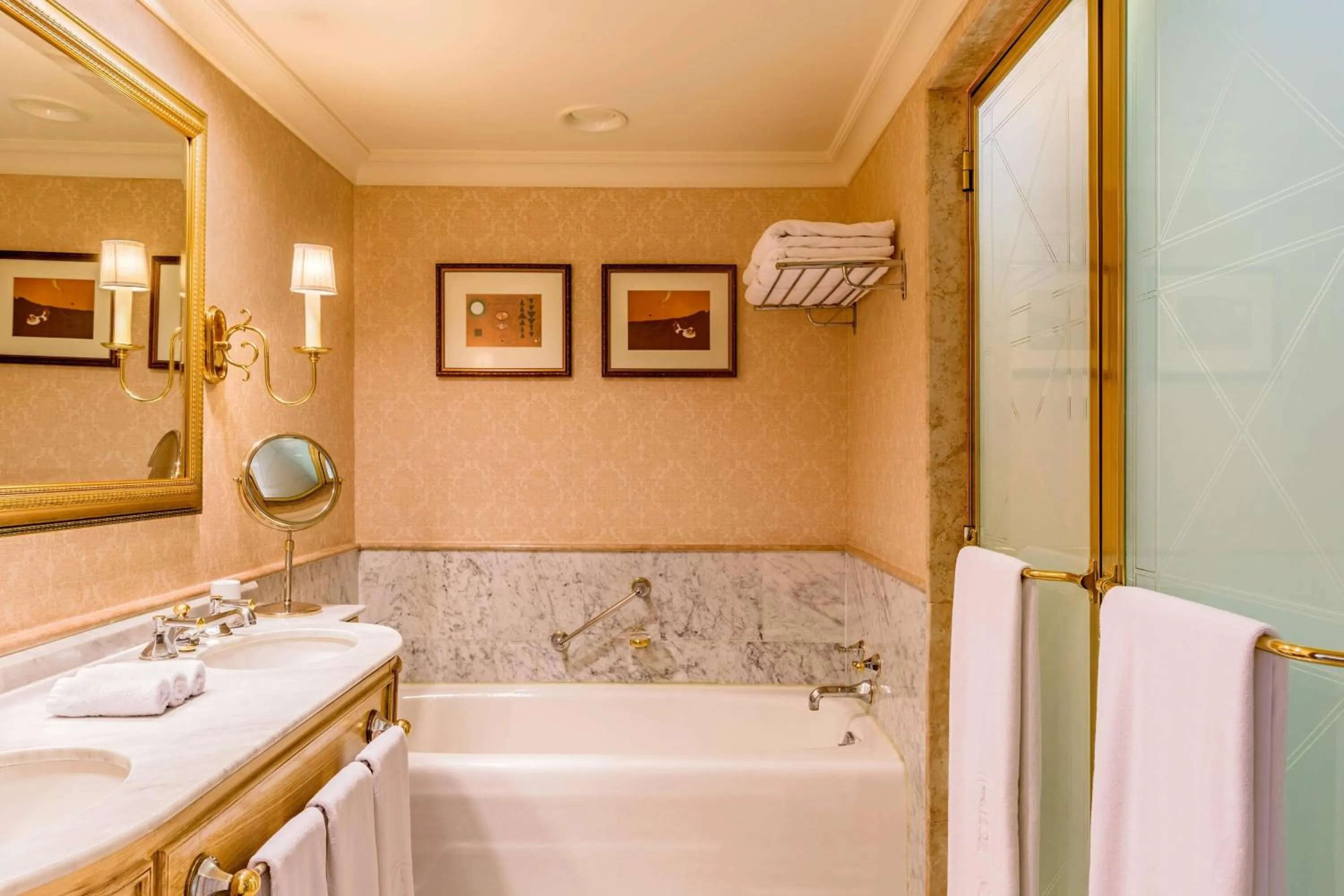 Bathroom in Park Tower, A Luxury Collection Hotel, Buenos Aires