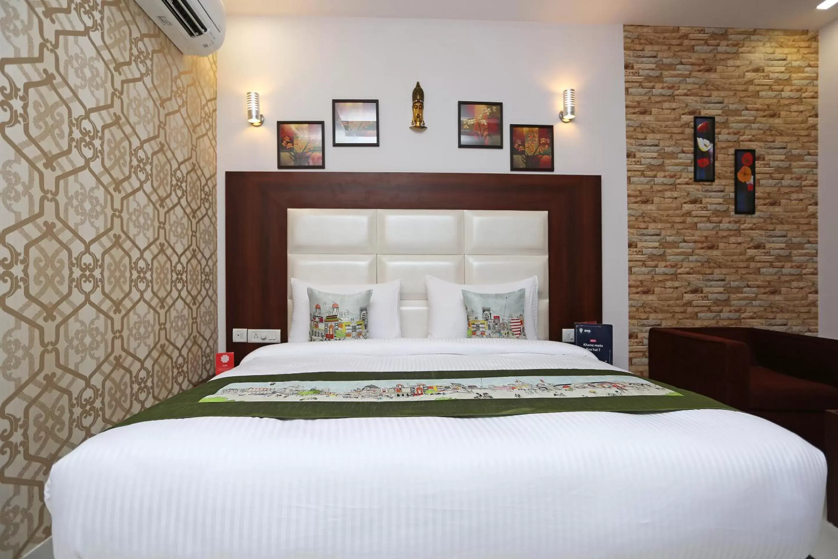 Bed in Hotel Arch - Near Aerocity New Delhi