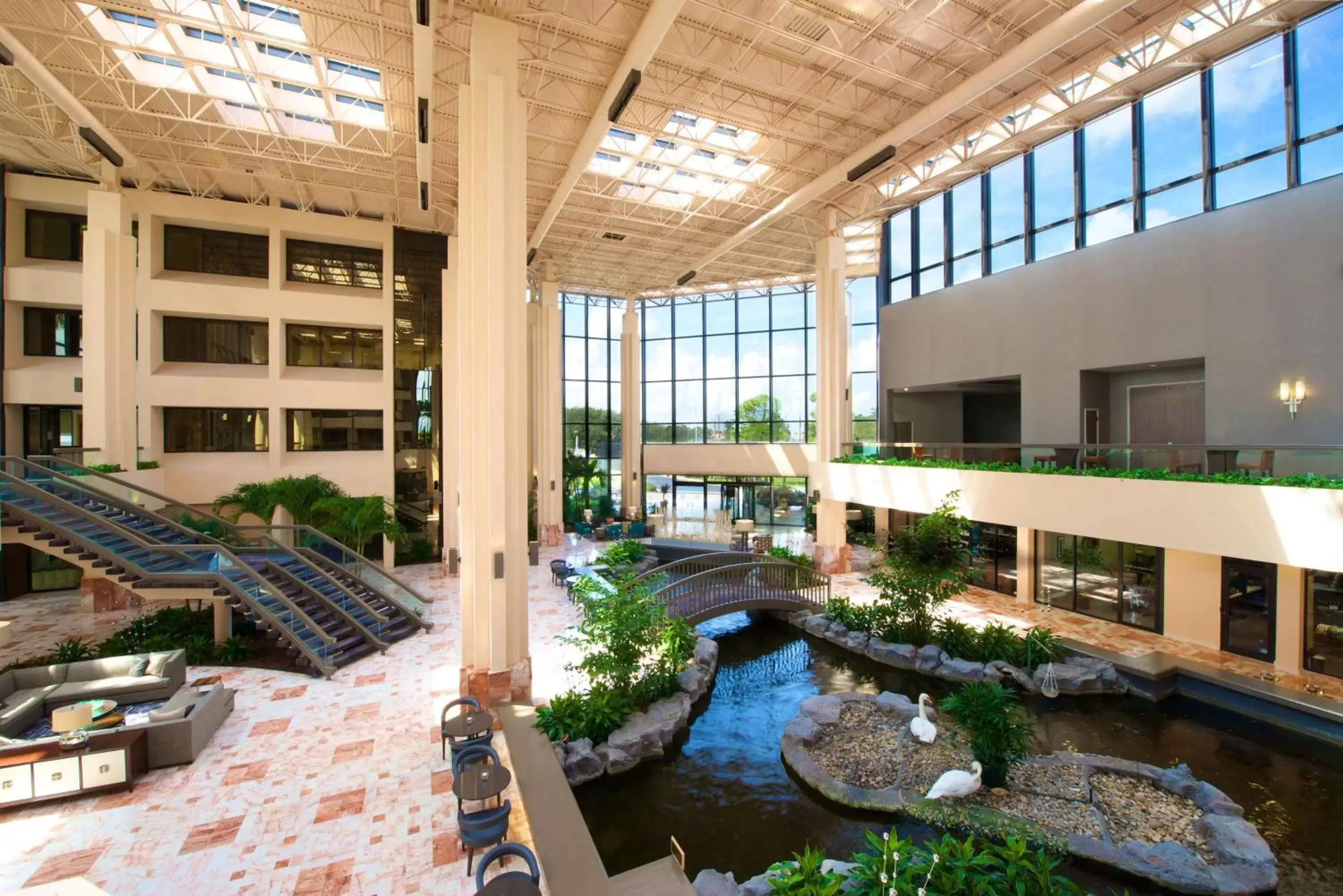 Lobby or reception in Embassy Suites by Hilton Palm Beach Gardens PGA Boulevard