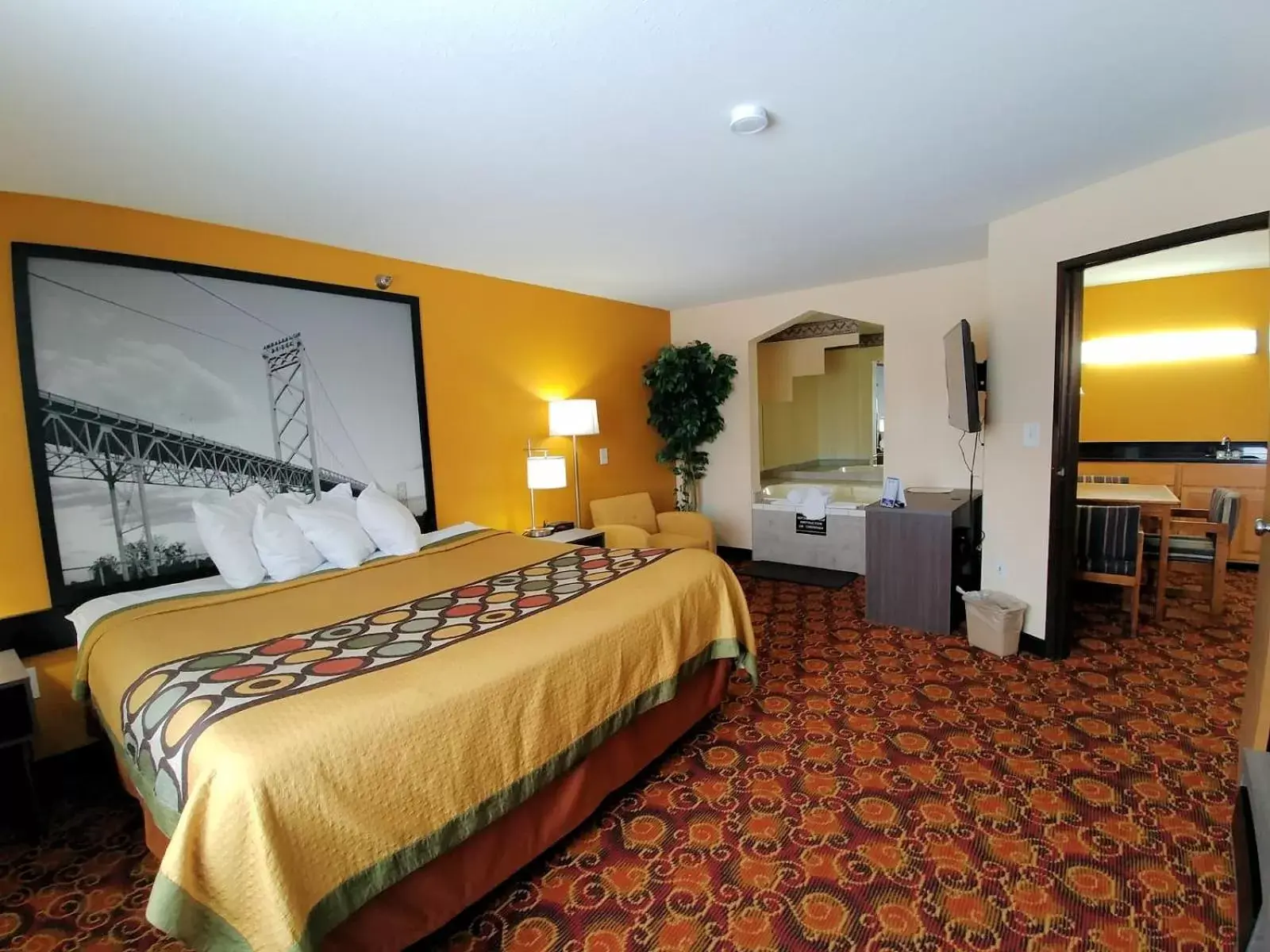 Photo of the whole room, Bed in Super 8 by Wyndham Big Rapids