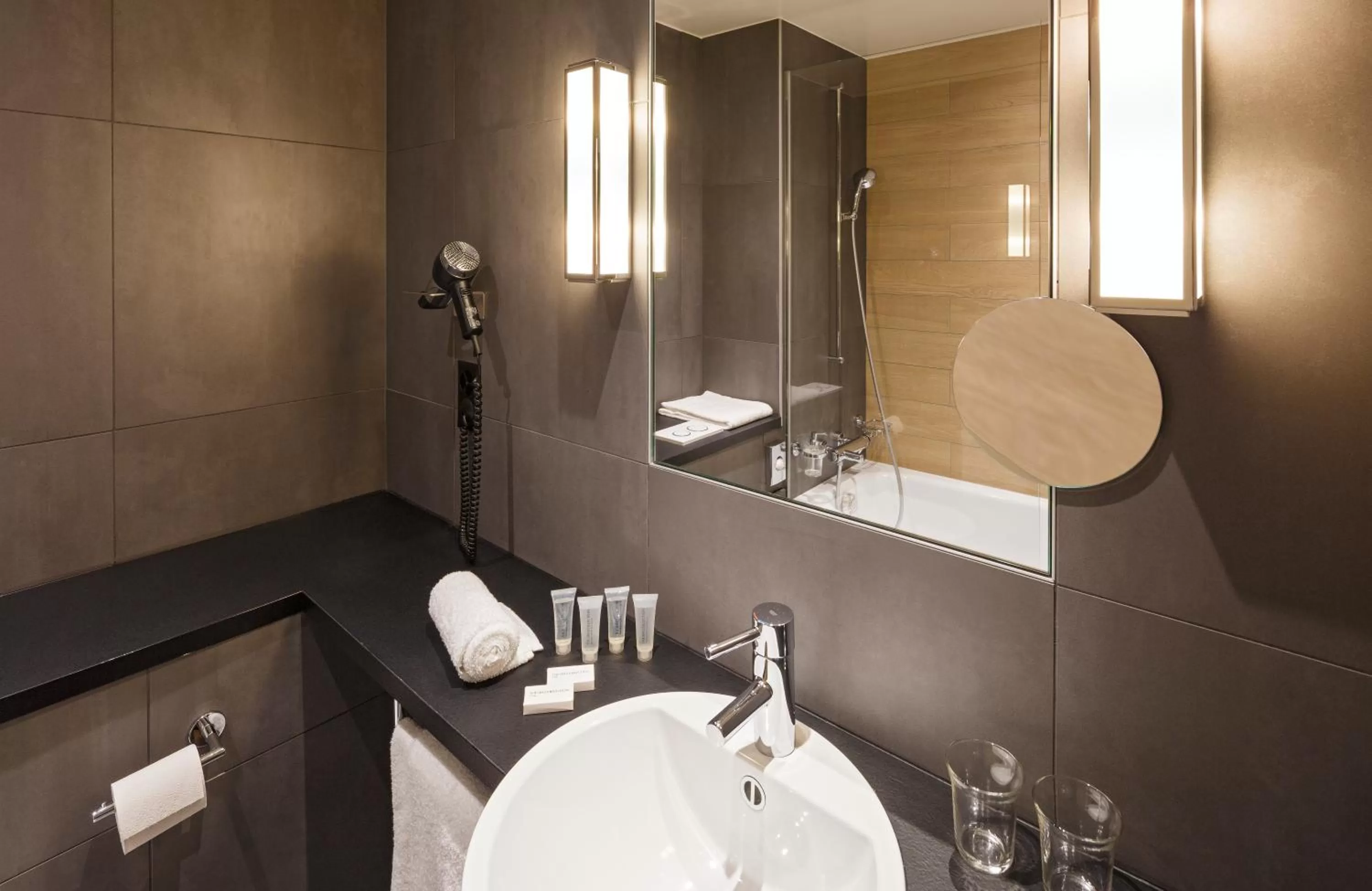 Shower in Swiss Wine by Fassbind